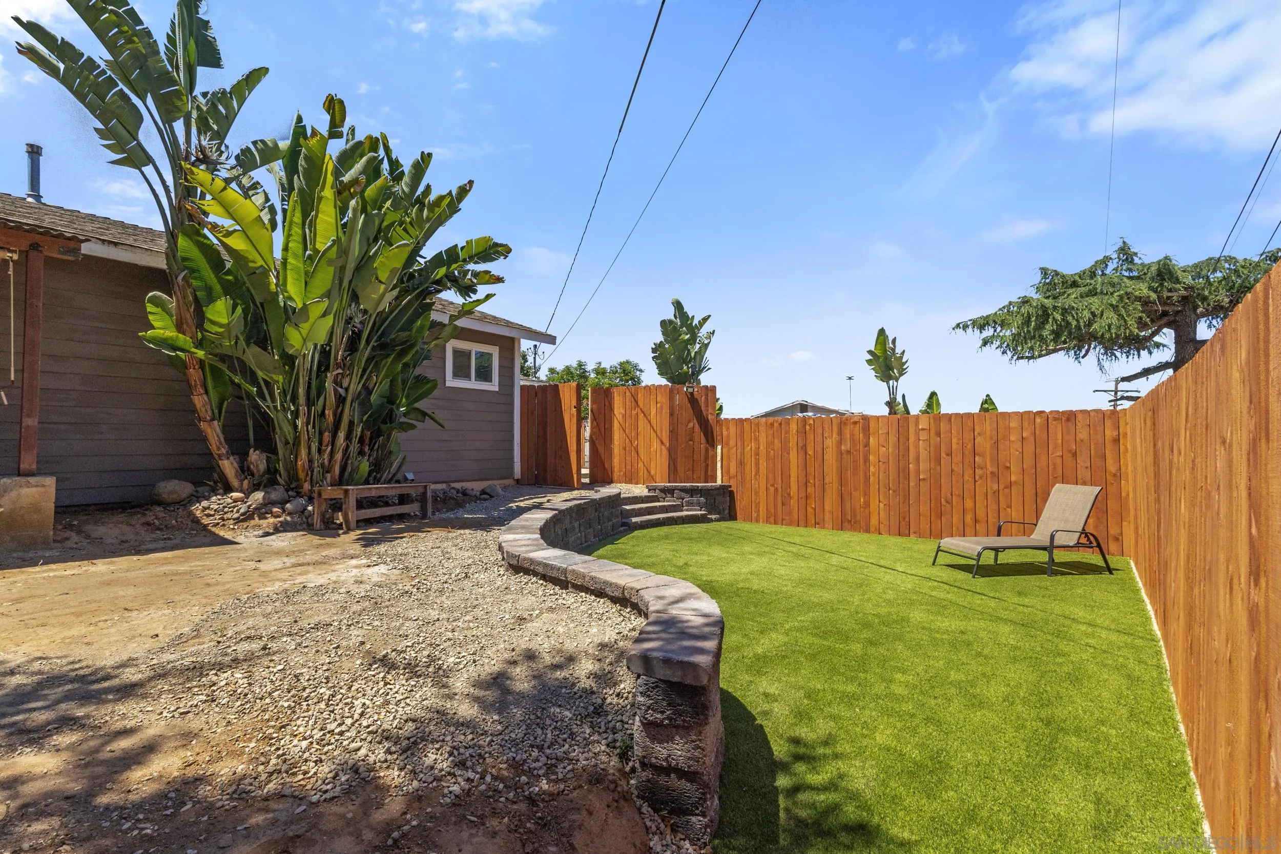 https://cdn.realtyfeed.com/cdn/127/250036631/8b9e8a0f2813d47a18fd86a604f6243a.webp