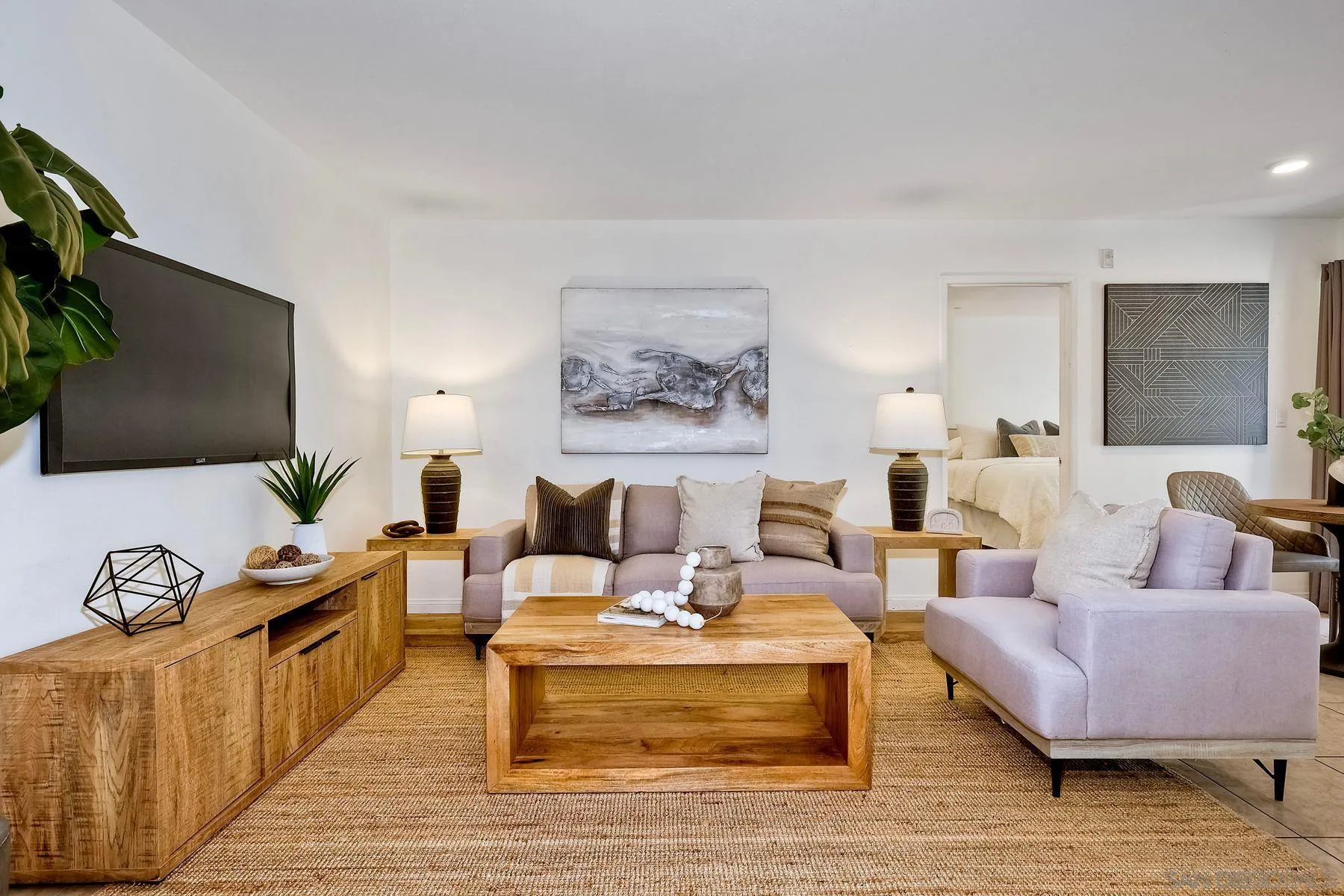 https://cdn.realtyfeed.com/cdn/127/250036633/013fee654bf395986801a98653f174e1.webp