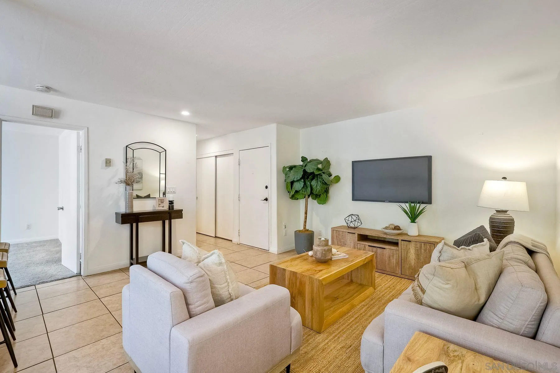 https://cdn.realtyfeed.com/cdn/127/250036633/524364cf9be0f0e5451e9694fb85d07b.webp