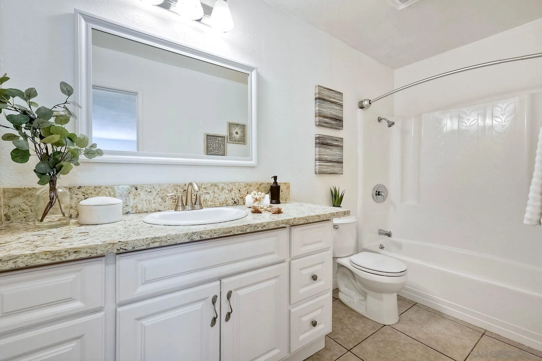 https://cdn.realtyfeed.com/cdn/127/250036633/89b33d33a4072180c3fade9565349858.webp