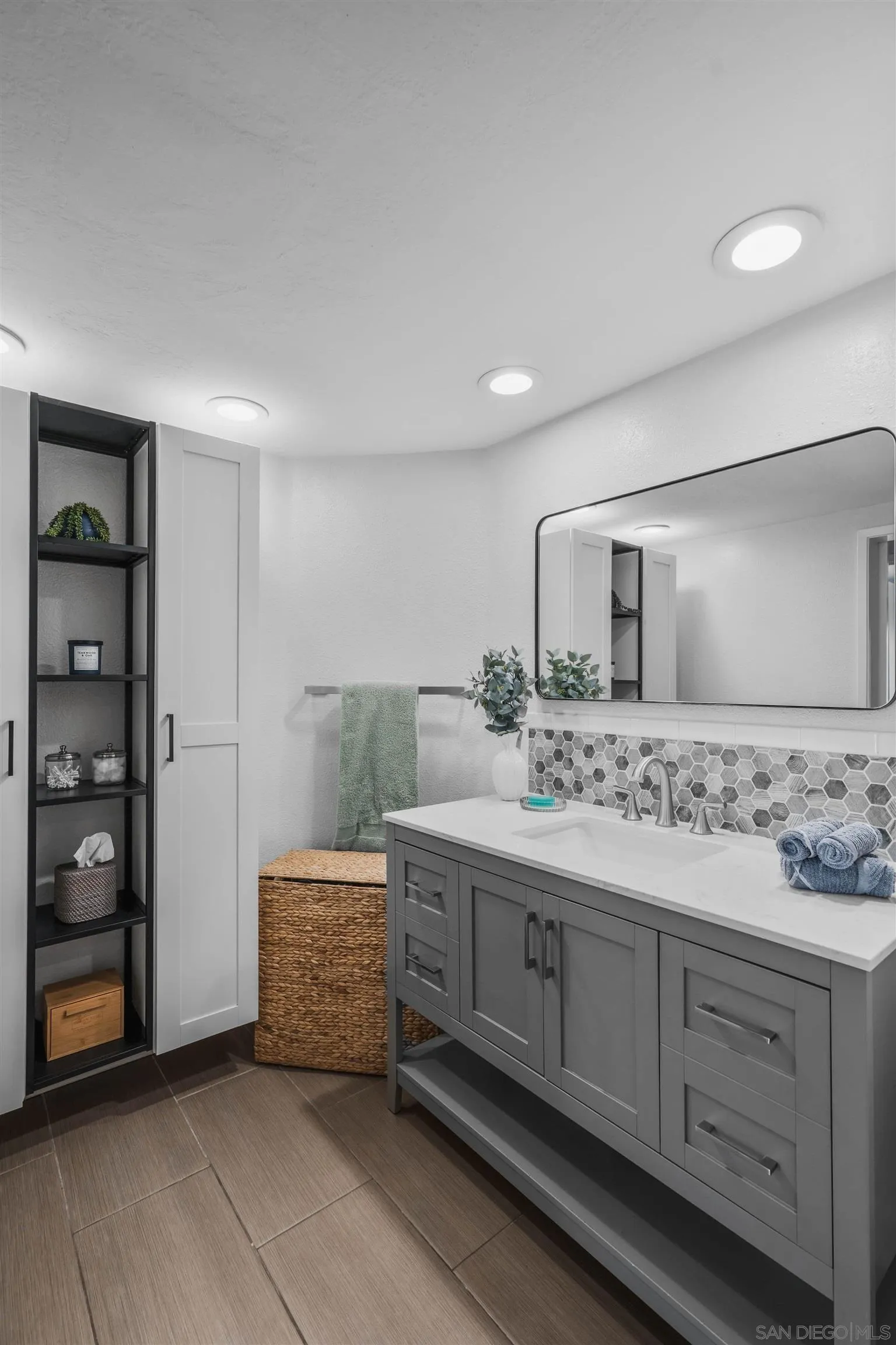 https://cdn.realtyfeed.com/cdn/127/250036634/90c87676c7720d700a4d21d714ee9a91.webp