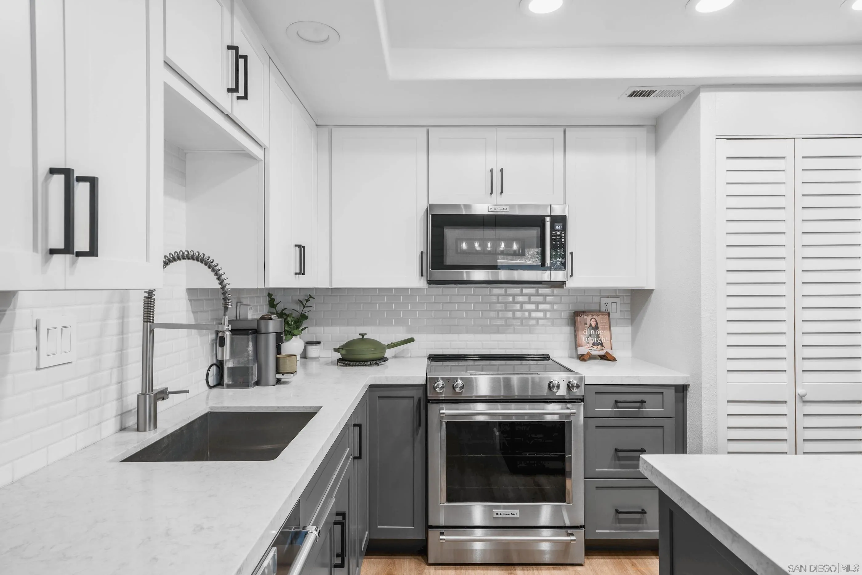 https://cdn.realtyfeed.com/cdn/127/250036634/92274d88c90046d9b835856c9a432924.webp