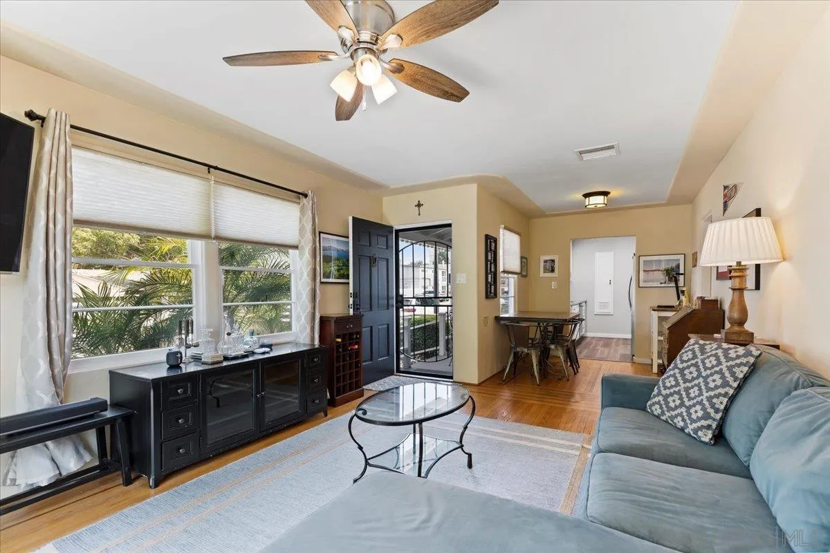 https://cdn.realtyfeed.com/cdn/127/250036635/4142d3d826eca929f3066813468d1c95.webp