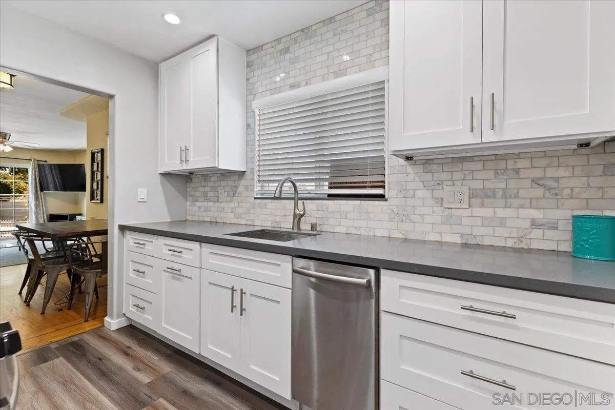 https://cdn.realtyfeed.com/cdn/127/250036635/f2af0a8eb1146d50a26dd7d3ee4dc8d7.webp