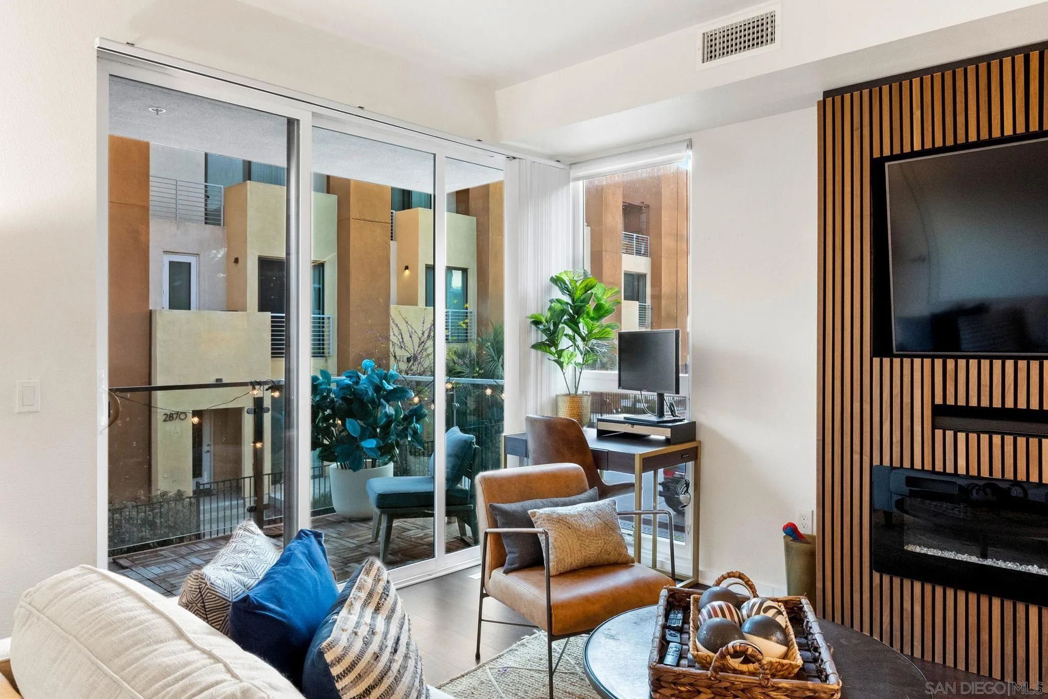 https://cdn.realtyfeed.com/cdn/127/250036638/17e7246acc0acc44bbf620d2ef3acde2.webp