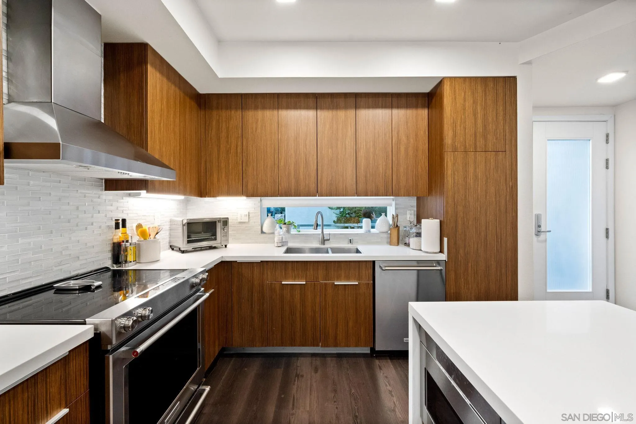 https://cdn.realtyfeed.com/cdn/127/250036638/27989754a0ec46d0d29b4278a82eb5ff.webp