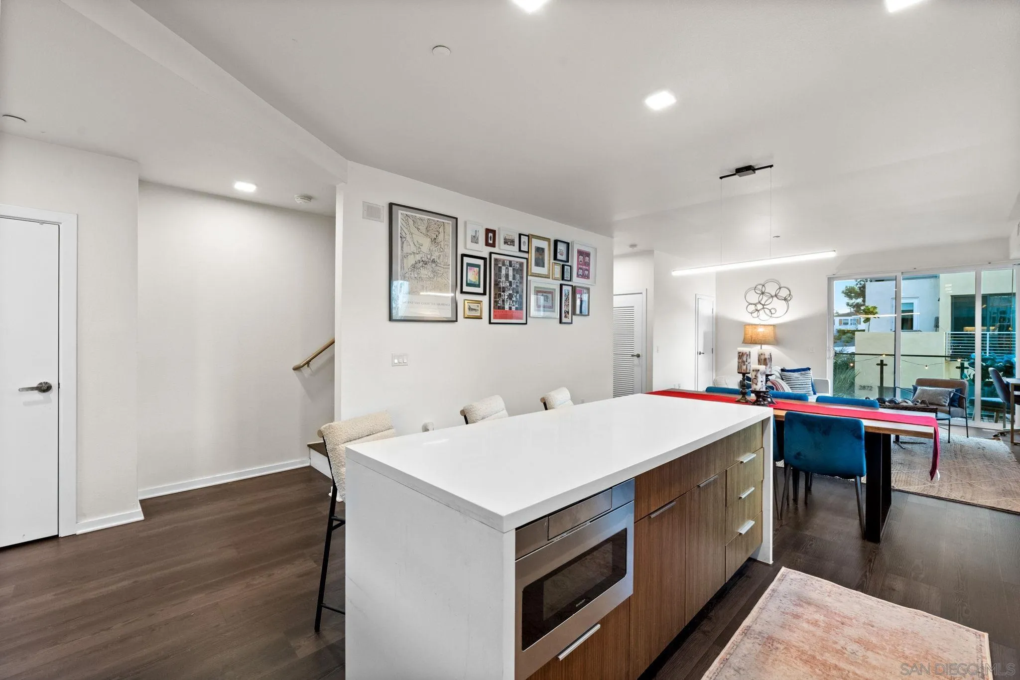 https://cdn.realtyfeed.com/cdn/127/250036638/551100b59a50cb52904f7ac9ff011cfe.webp