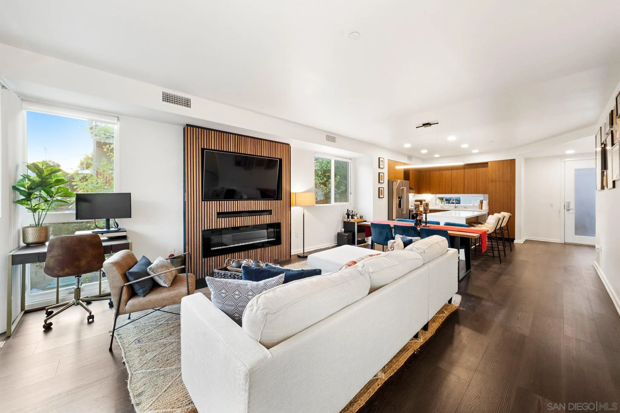 https://cdn.realtyfeed.com/cdn/127/250036638/7b2ddcd6c0793e7c3f0aea22bcc1402a.webp