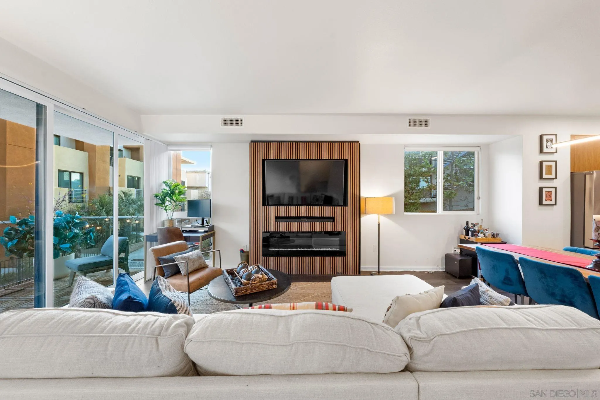 https://cdn.realtyfeed.com/cdn/127/250036638/ad31b190856502216063c236b6033edd.webp