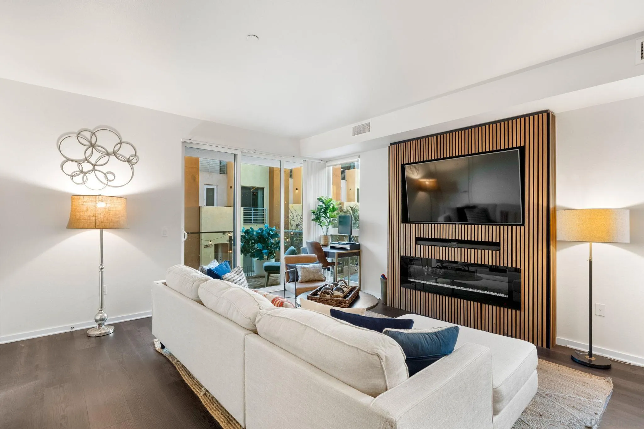 https://cdn.realtyfeed.com/cdn/127/250036638/b518cdfbaa96a99d98f0047106fb15f8.webp