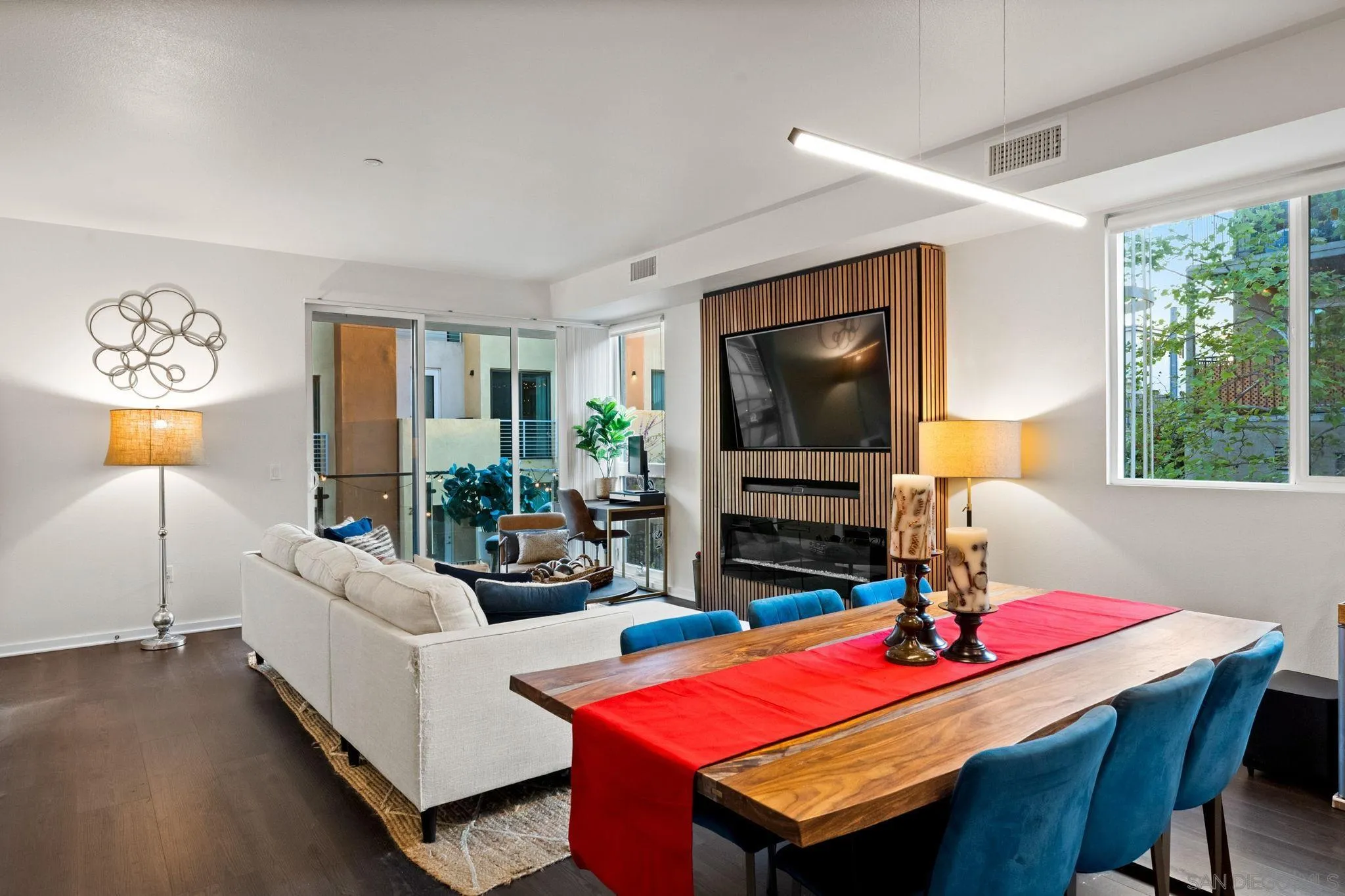 https://cdn.realtyfeed.com/cdn/127/250036638/bbced83dd24cb283b79acec532fce96c.webp