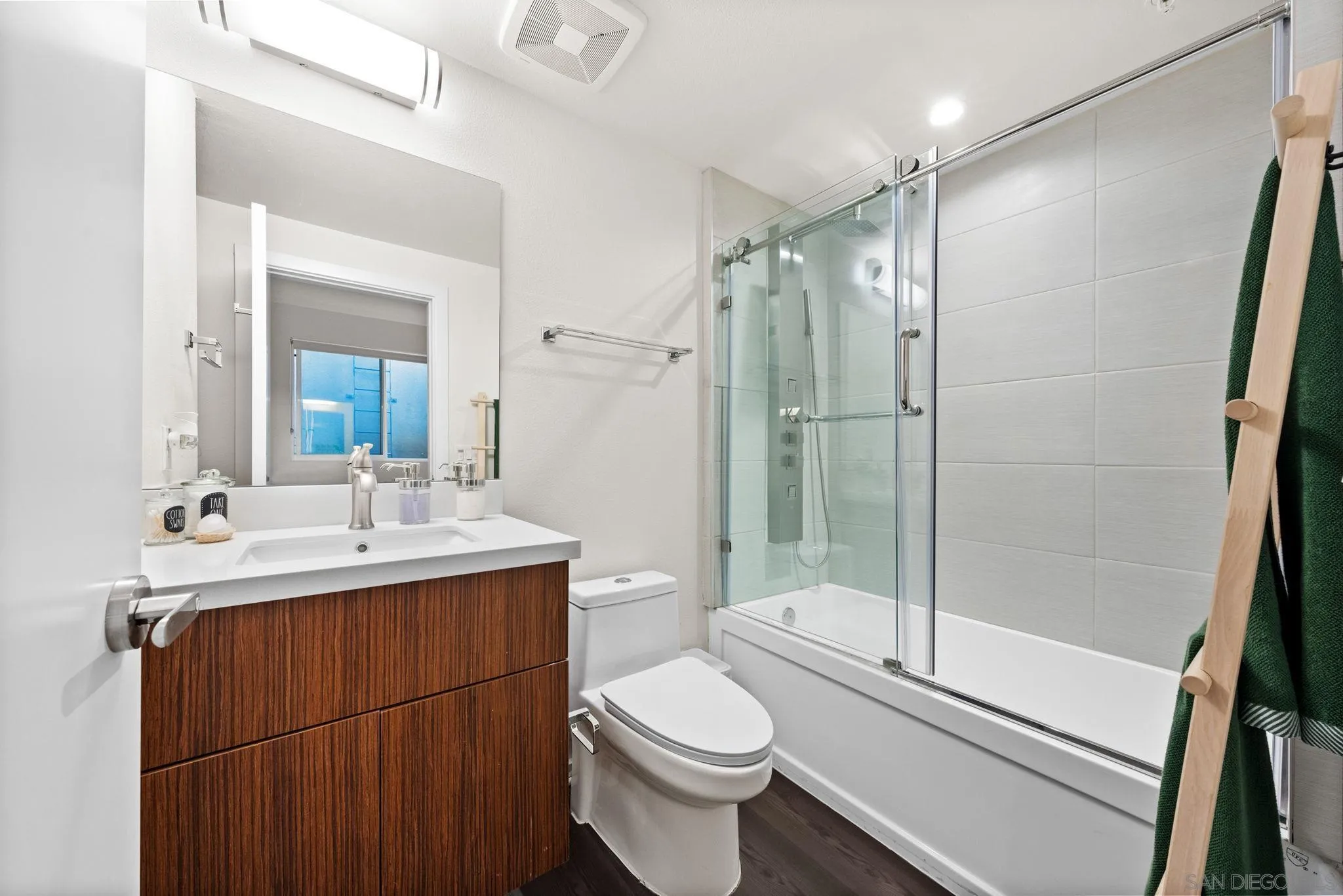 https://cdn.realtyfeed.com/cdn/127/250036638/d150ad42bdbb5c2b0838d48f890fa8d1.webp