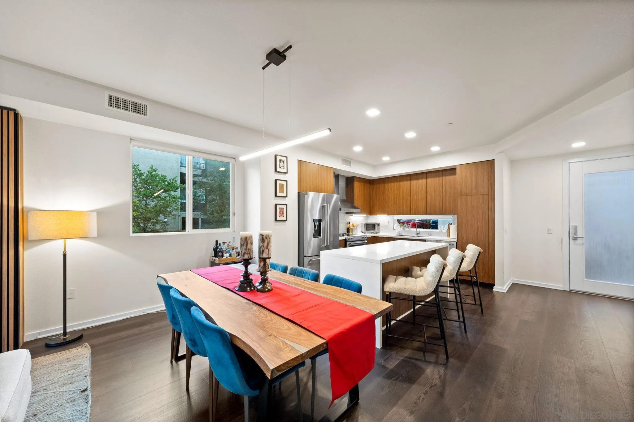 https://cdn.realtyfeed.com/cdn/127/250036638/da711b5b698e3d664a5aab21e97c1386.webp