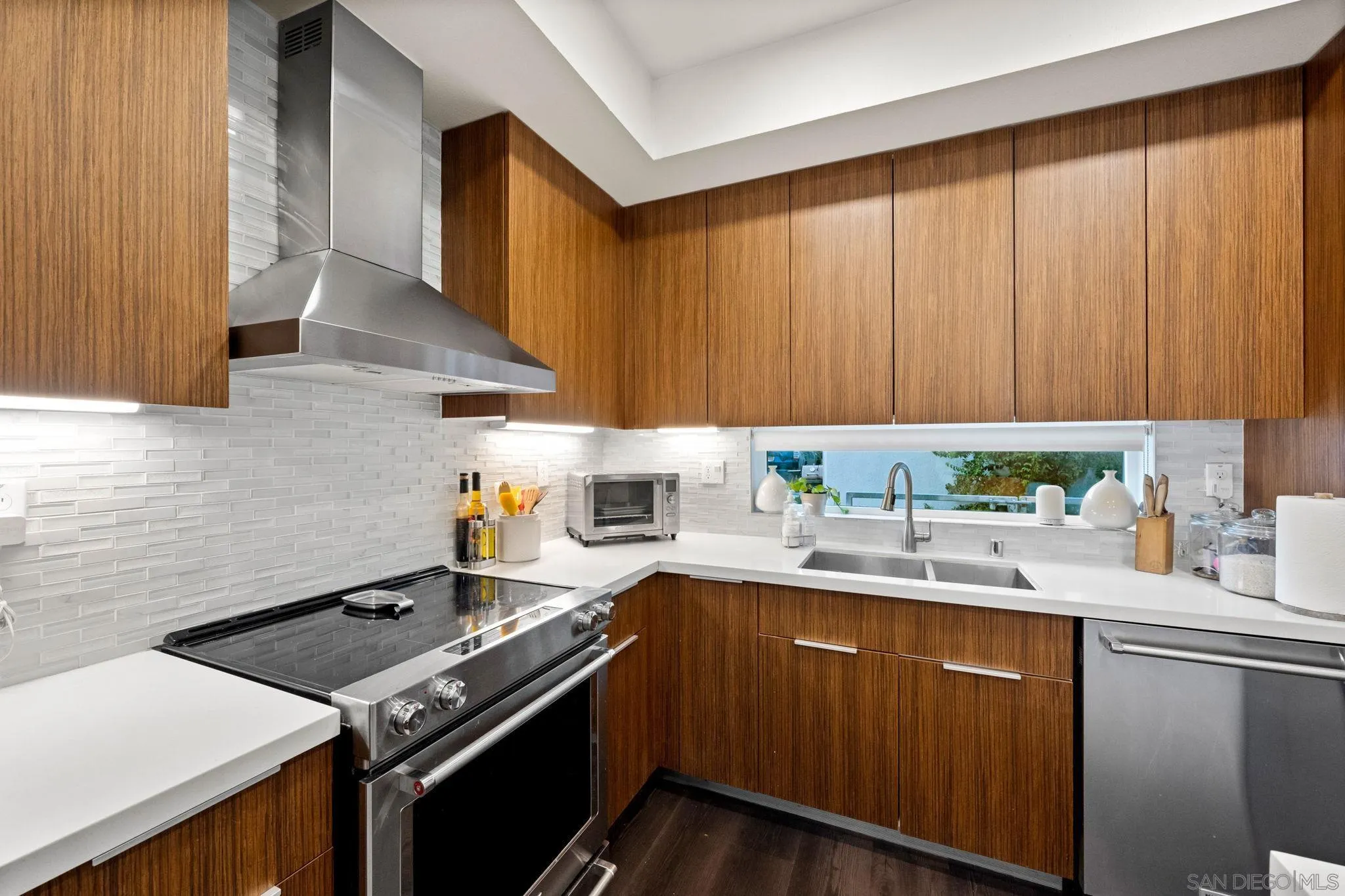 https://cdn.realtyfeed.com/cdn/127/250036638/e3b68f2ee7c1d51879c382d1c7b3e999.webp