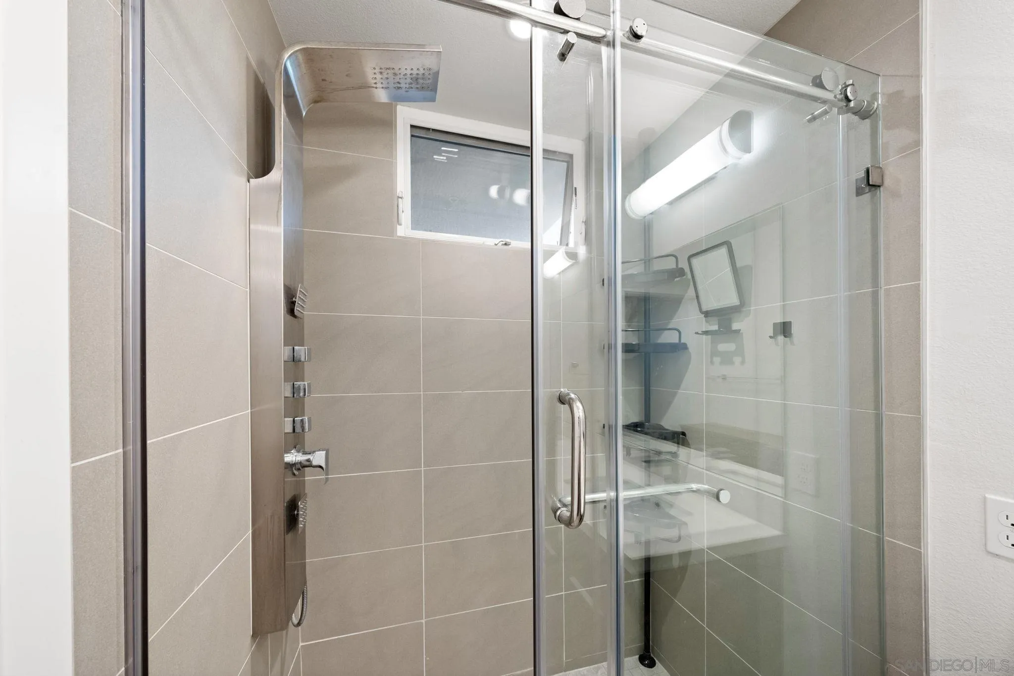 https://cdn.realtyfeed.com/cdn/127/250036638/f6ceb18672ef0ad4658b895315536c7b.webp