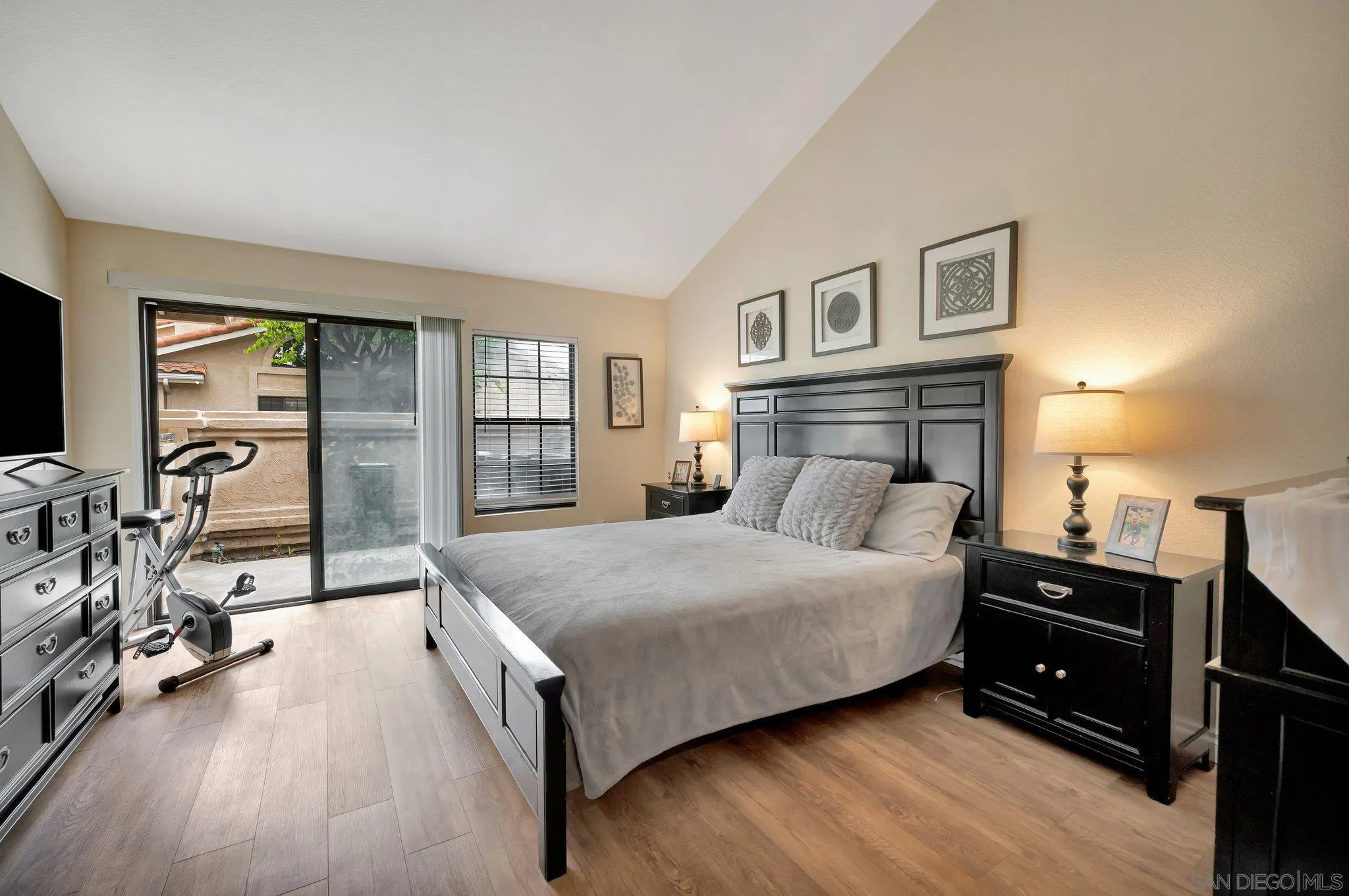 https://cdn.realtyfeed.com/cdn/127/250036640/25e8d776634e9447615fe5c7f263974b.webp