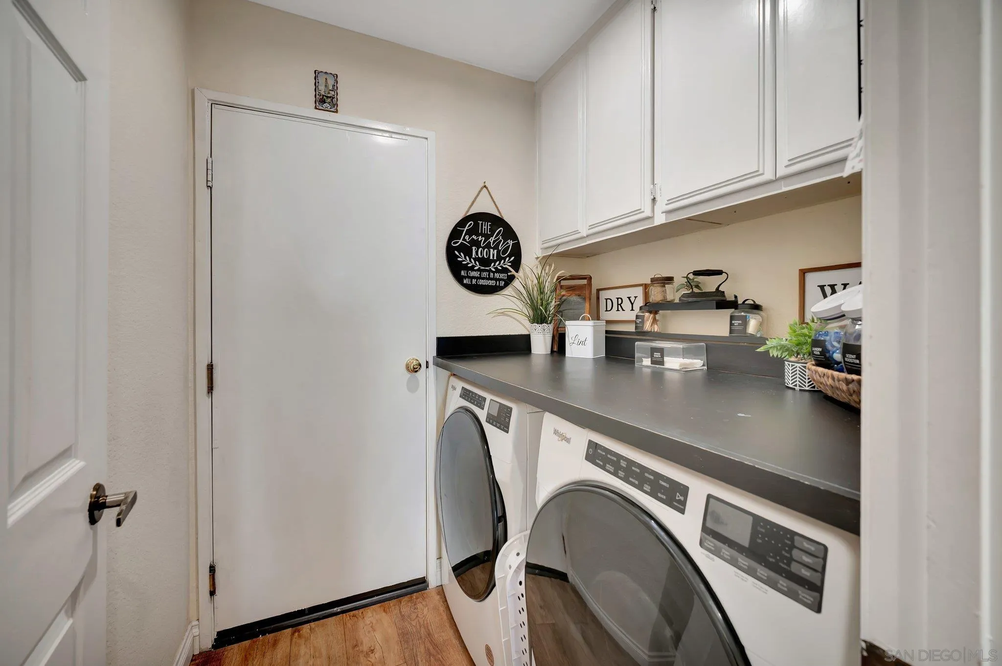 https://cdn.realtyfeed.com/cdn/127/250036640/37343a9e45ad01a49275a581f711a381.webp