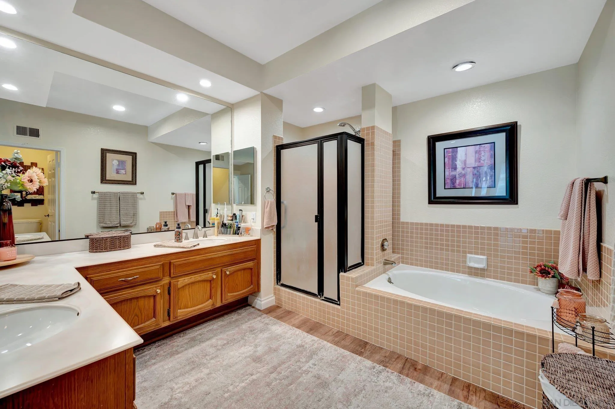 https://cdn.realtyfeed.com/cdn/127/250036640/3fa36ef8d1b3c8a2080b07278f5d4a3f.webp