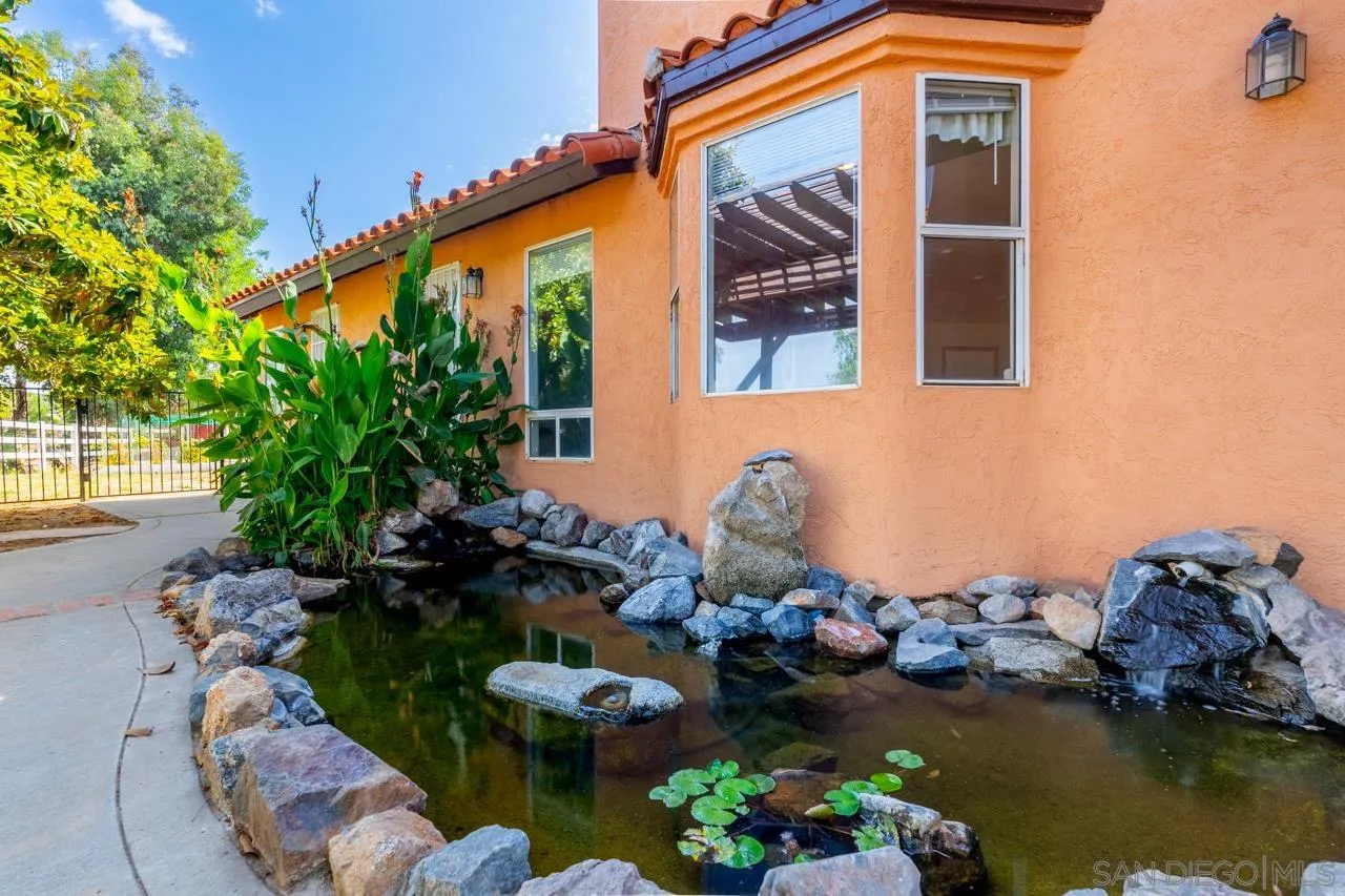 https://cdn.realtyfeed.com/cdn/127/250036644/03b638a28374e0bf4d57f3b64680ce1c.webp