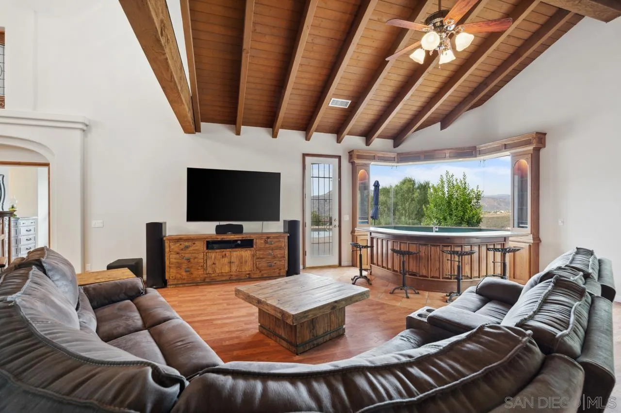 https://cdn.realtyfeed.com/cdn/127/250036644/3f16b848ba9d2cd84c44d3d4037cfb56.webp
