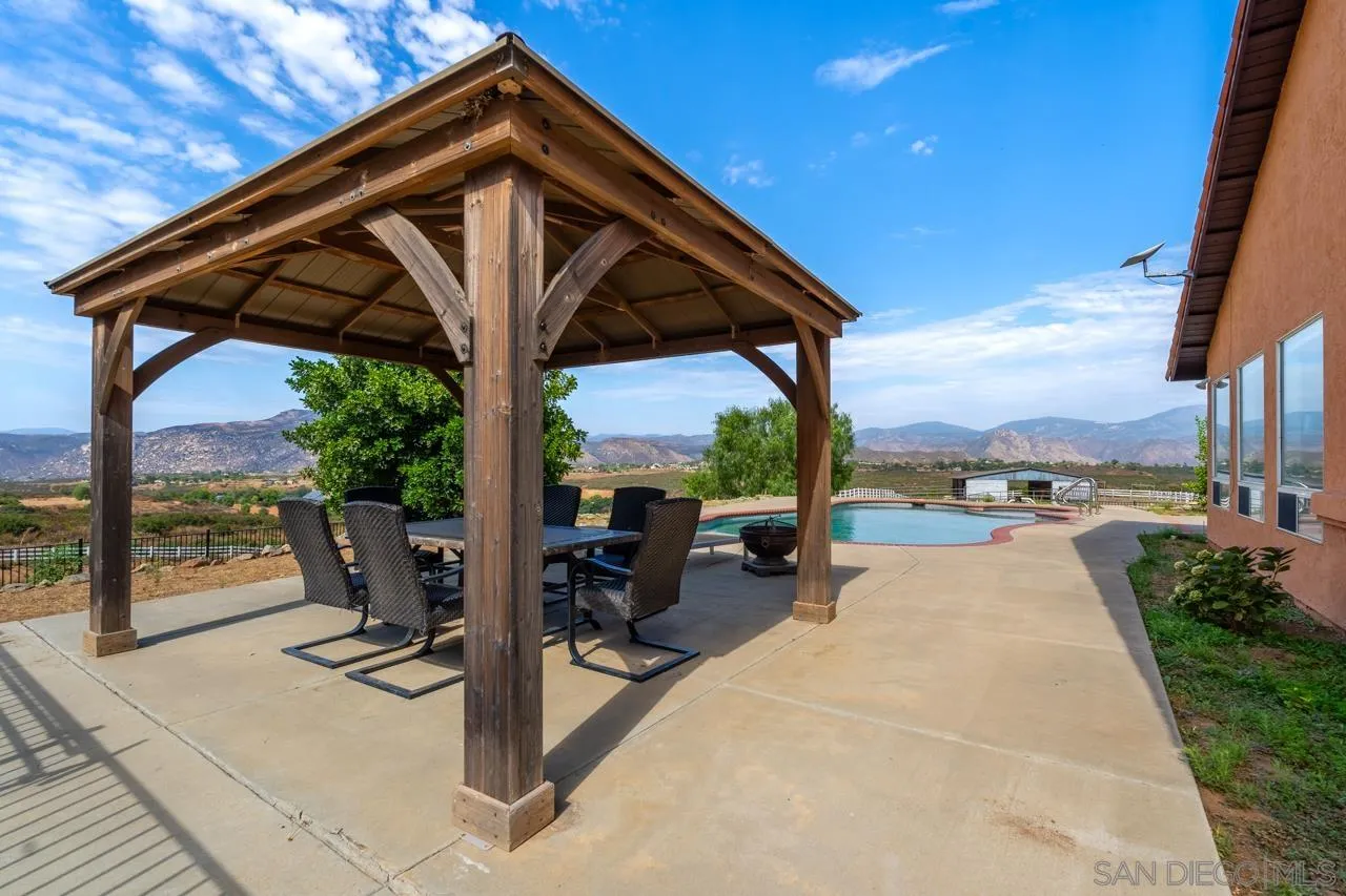 https://cdn.realtyfeed.com/cdn/127/250036644/5e38e3568bbe4a5a79ce8b08f1f80798.webp