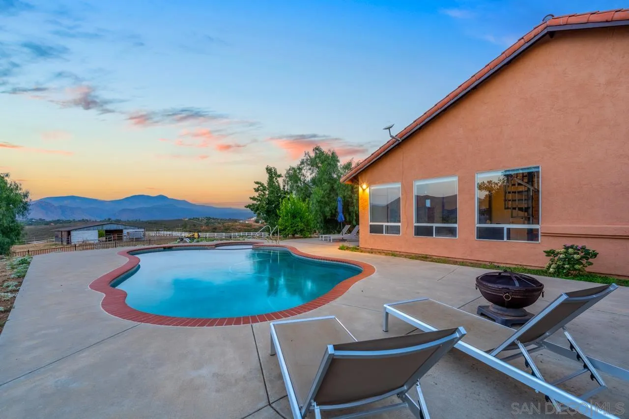 https://cdn.realtyfeed.com/cdn/127/250036644/83b4d96df23913f44fb1bbe0458894d3.webp