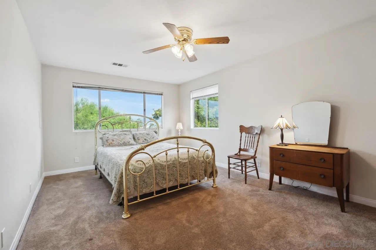 https://cdn.realtyfeed.com/cdn/127/250036644/f6d5040ef98b87d9957998d7c3f03471.webp