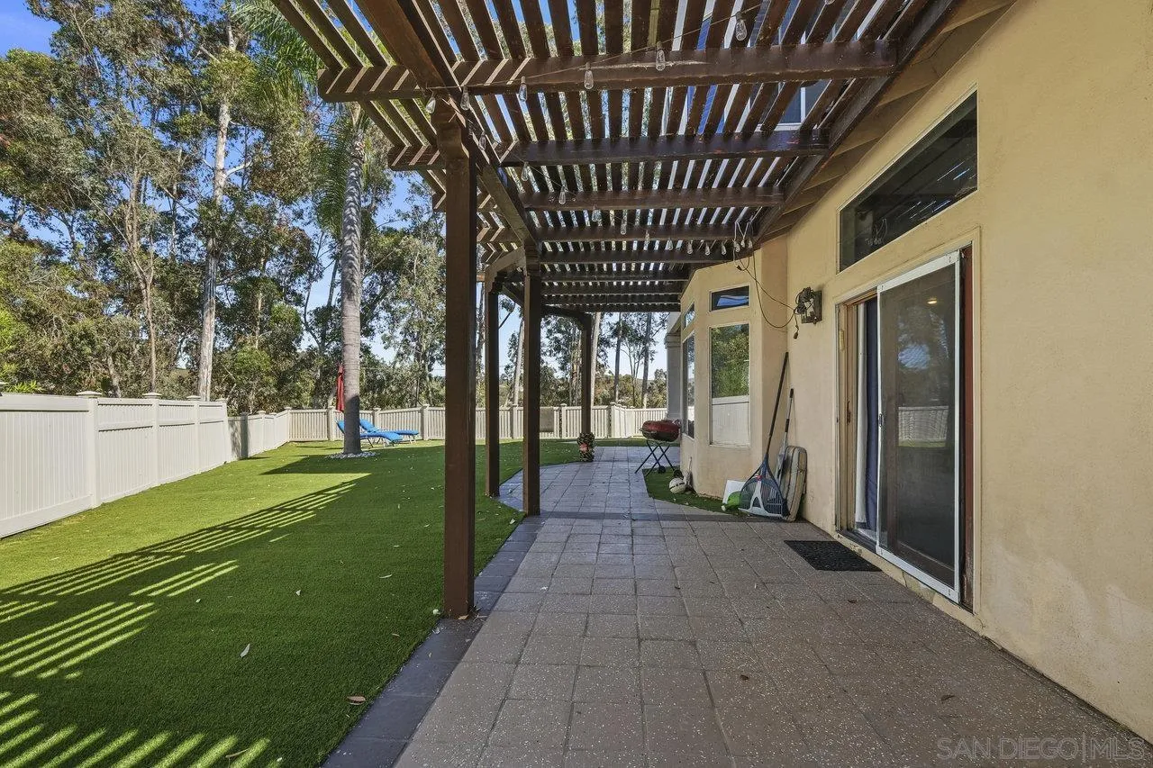 https://cdn.realtyfeed.com/cdn/127/250036645/09704298a3e133a026cac64c78c6da62.webp