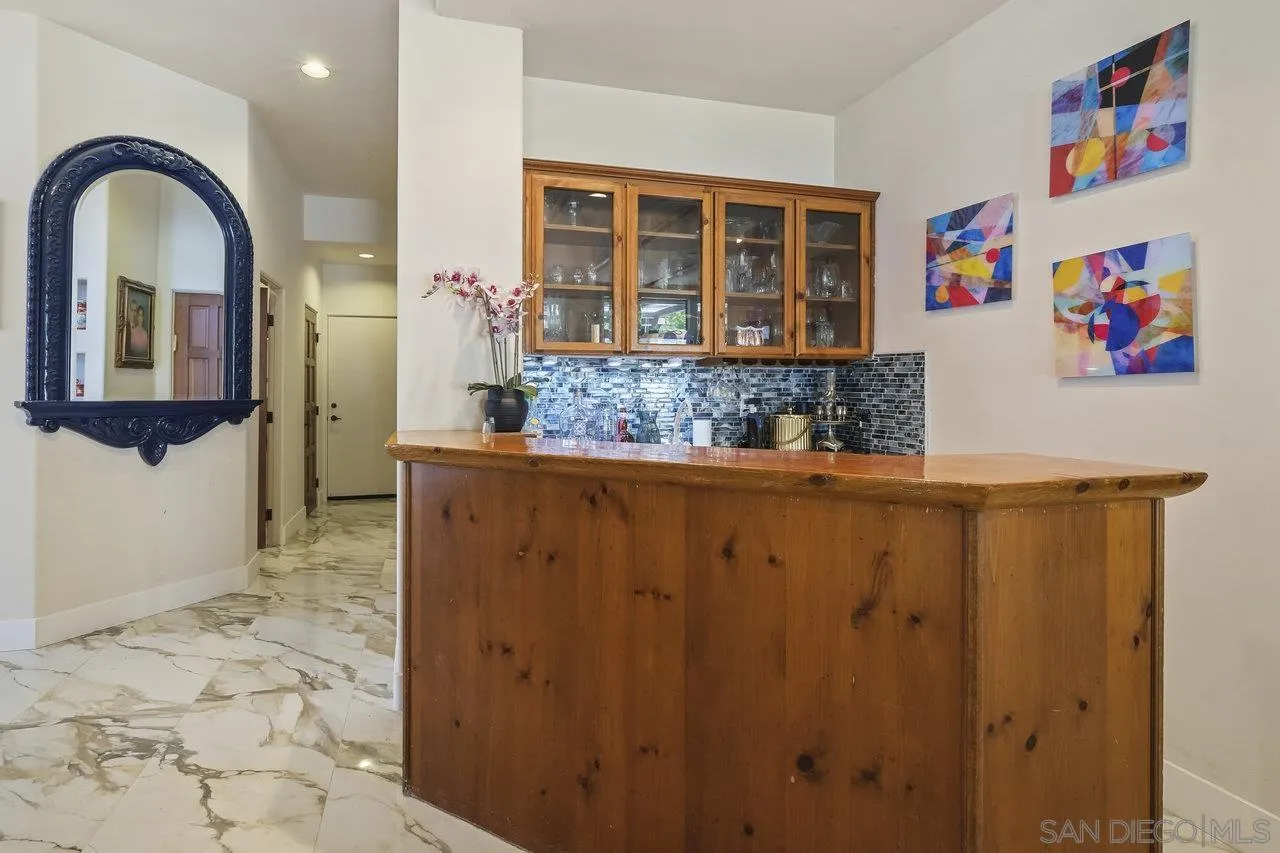 https://cdn.realtyfeed.com/cdn/127/250036645/5213f8d32c84dc5b2a6eccbc47d2d896.webp