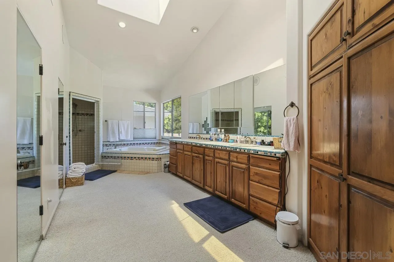 https://cdn.realtyfeed.com/cdn/127/250036645/8121cb48b041e3dead5cf946e58db087.webp