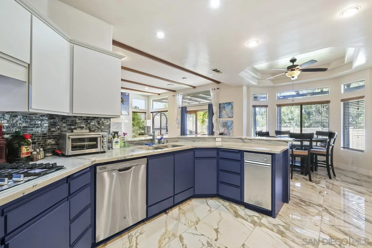 https://cdn.realtyfeed.com/cdn/127/250036645/e751011982d2716cc23ff3d616aba486.webp
