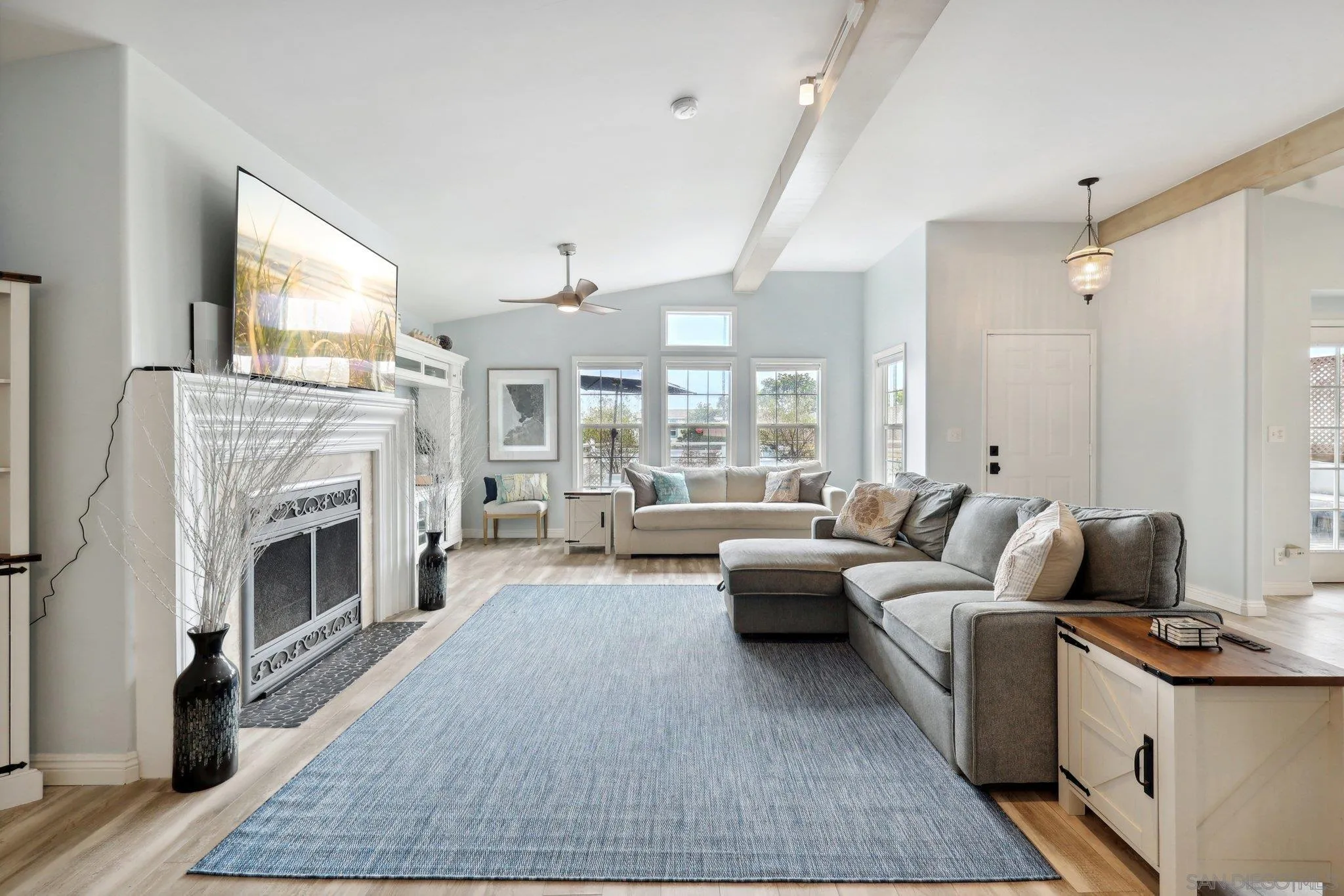 https://cdn.realtyfeed.com/cdn/127/250036646/05a912f527c44be0931e70a34c76a48e.webp