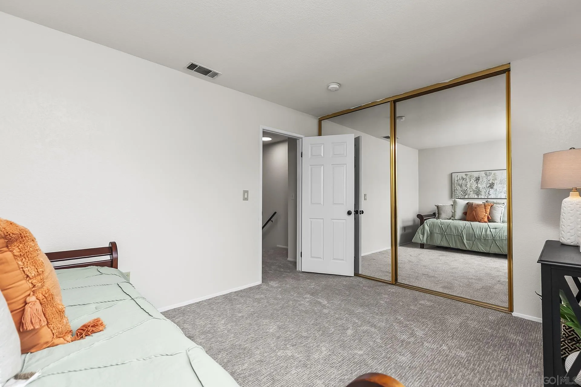 https://cdn.realtyfeed.com/cdn/127/250036650/10b48c1d32f82b0d801510bc0a7b2404.webp