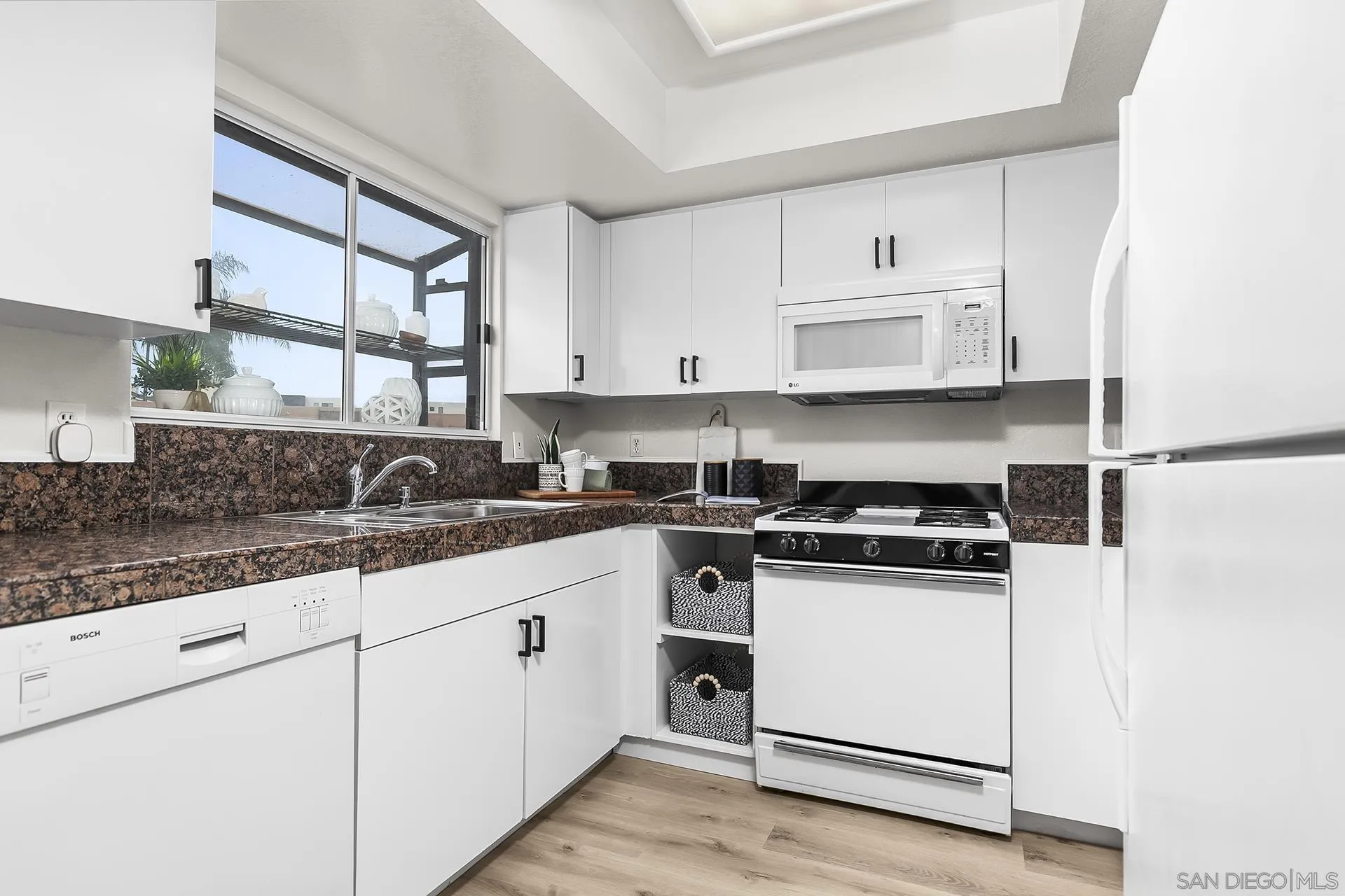 https://cdn.realtyfeed.com/cdn/127/250036650/1a57215f815ca02cfab081ab6cfe42f9.webp