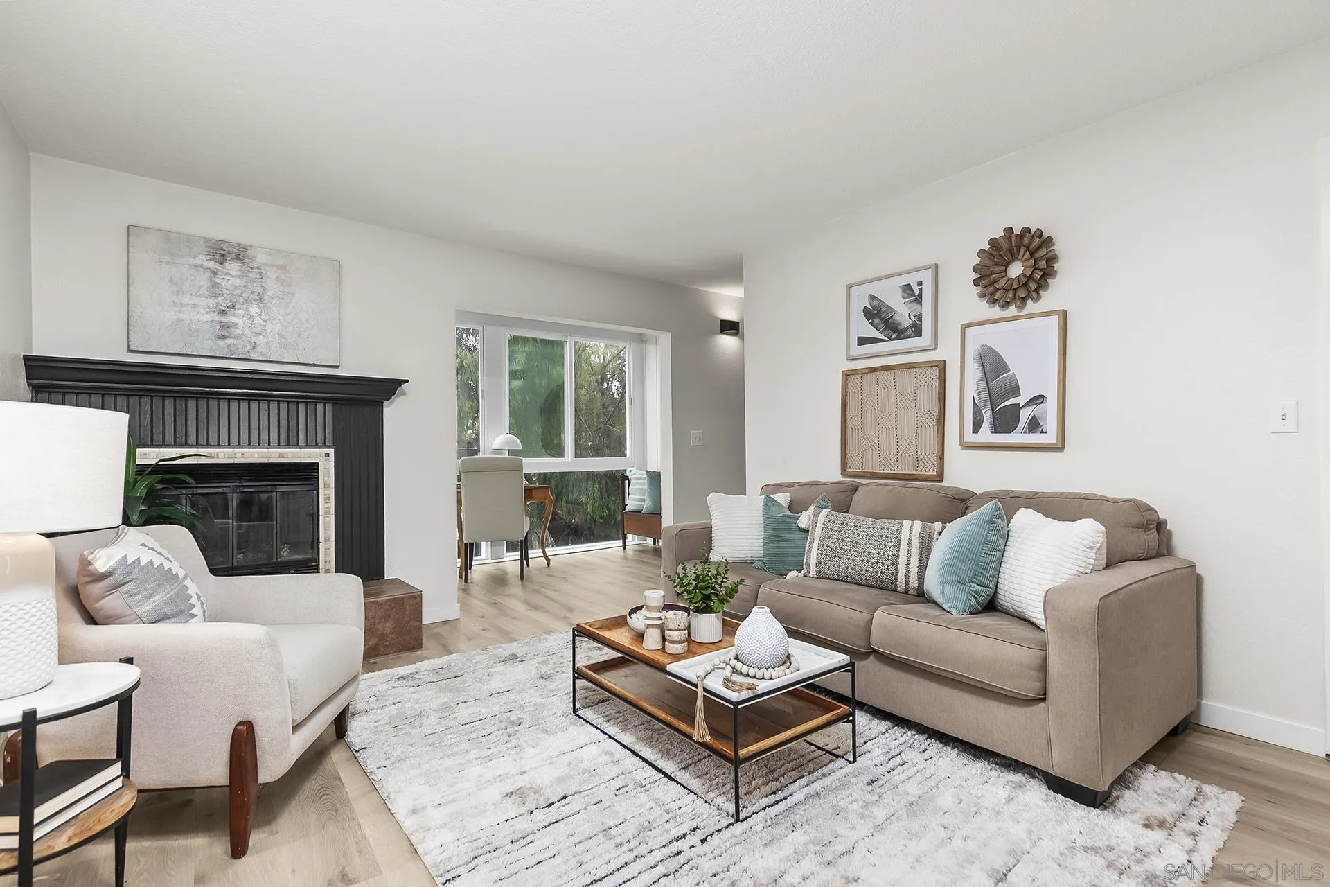 https://cdn.realtyfeed.com/cdn/127/250036650/2a9ddd643b9dd388a334d8886a311aa4.webp