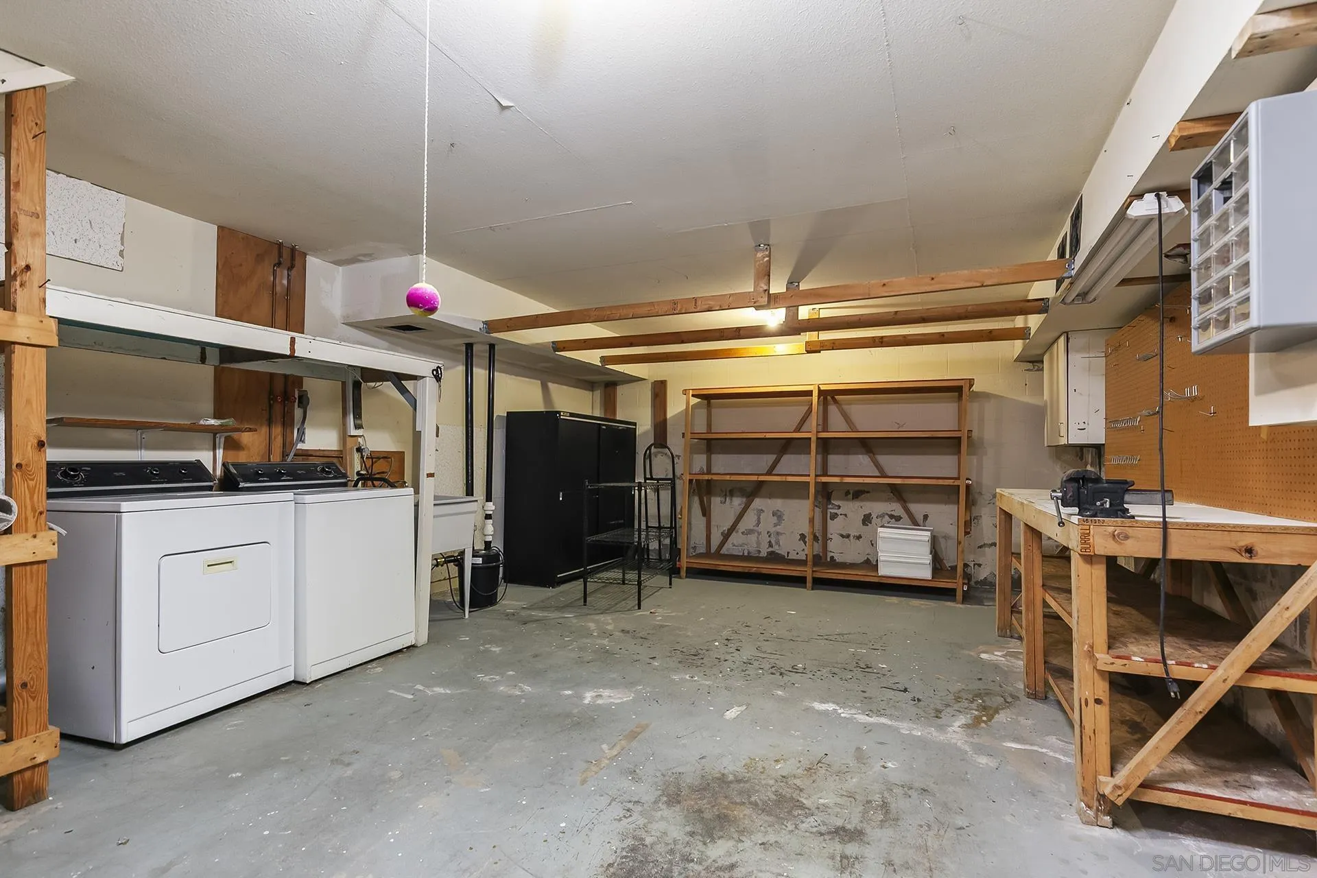 https://cdn.realtyfeed.com/cdn/127/250036650/3e45e6ffb31575e918fb6dc89b86c07c.webp