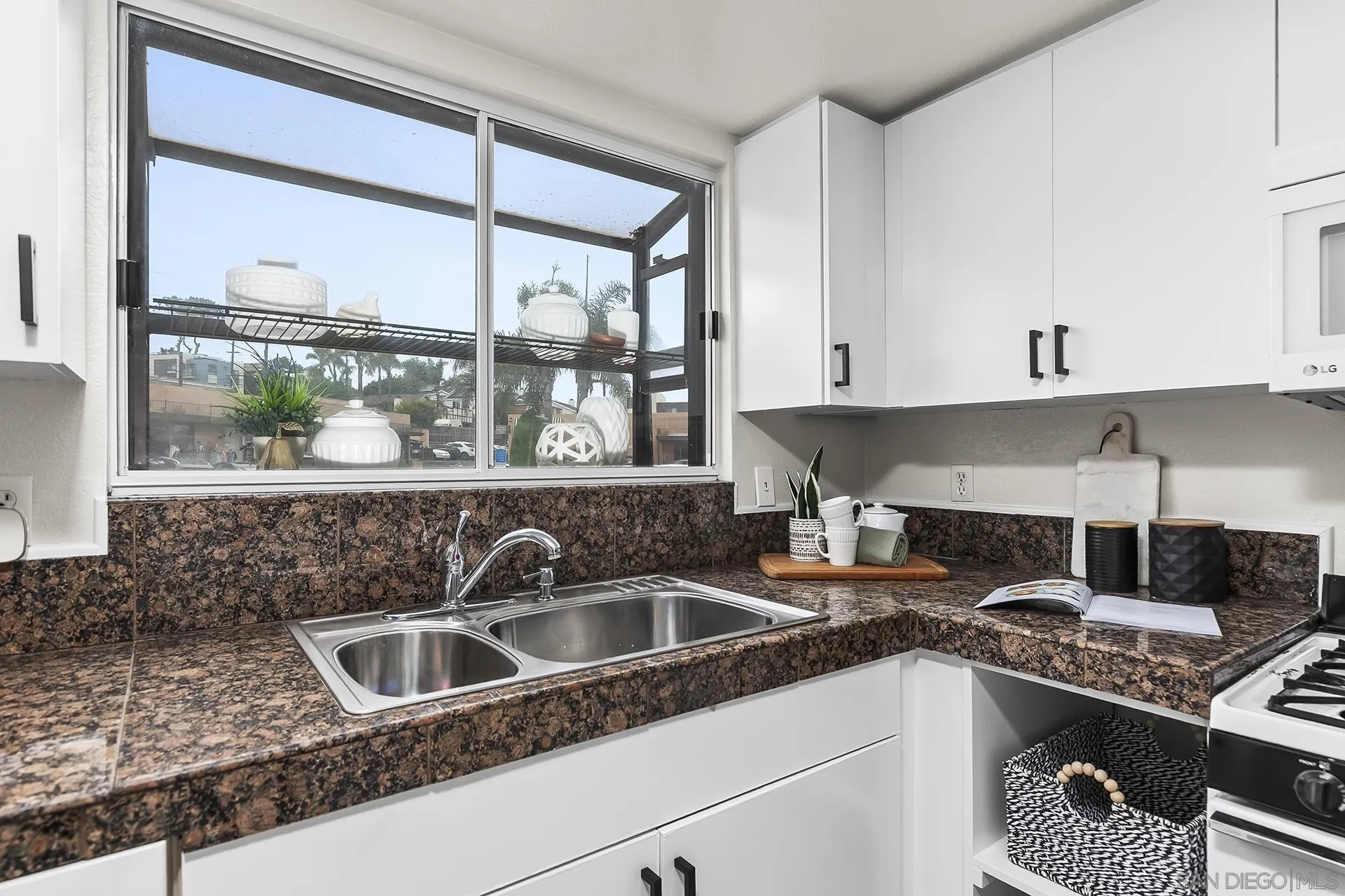 https://cdn.realtyfeed.com/cdn/127/250036650/5cd3c2f08ad497841b15f0c9b60e7bea.webp