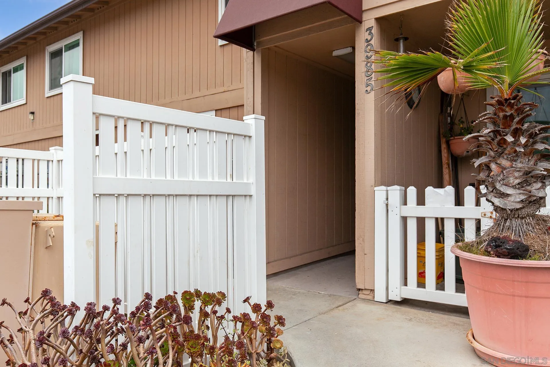 https://cdn.realtyfeed.com/cdn/127/250036650/80f6041f480ae996690705aa5cb4dfa9.webp