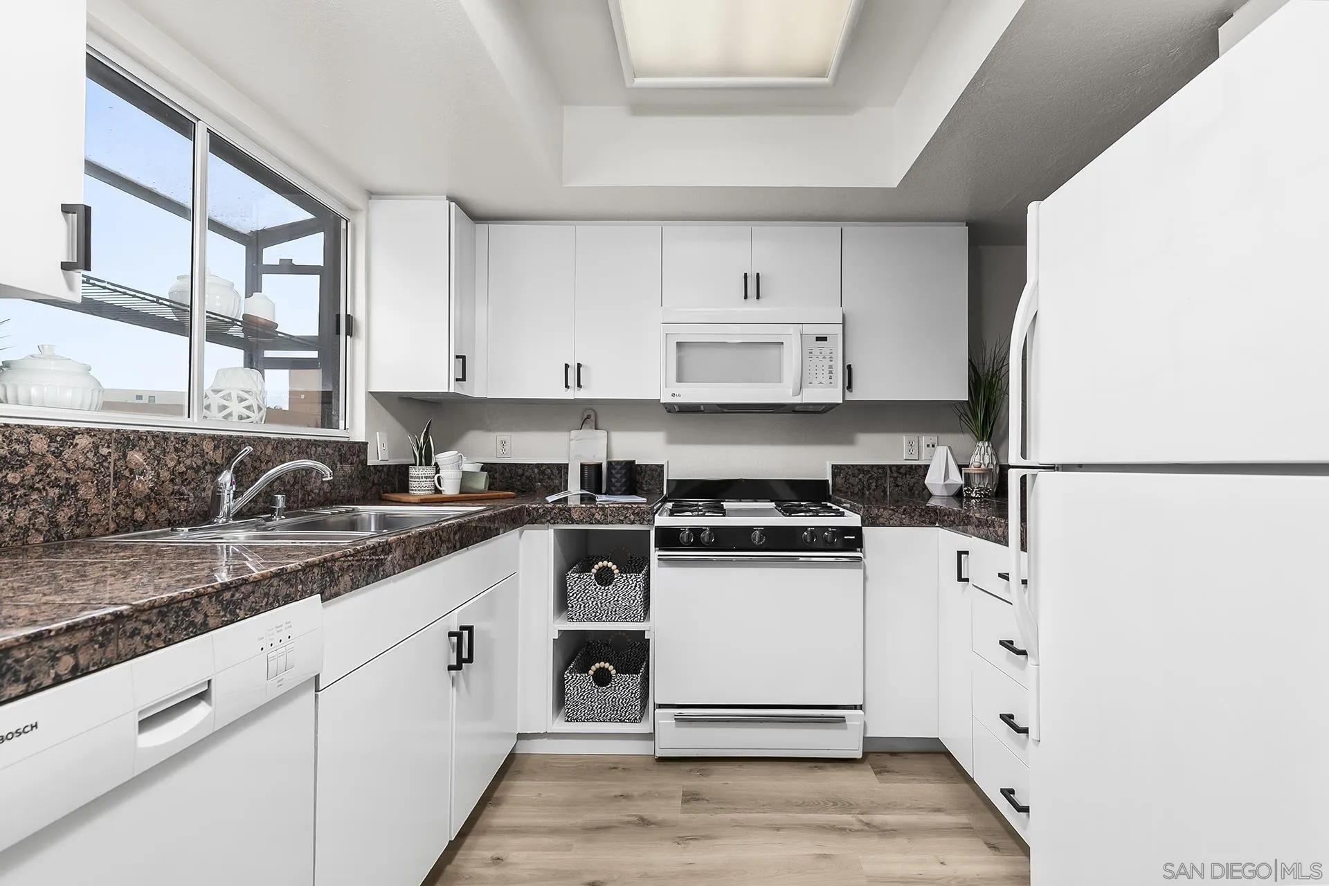 https://cdn.realtyfeed.com/cdn/127/250036650/93578a4a0d0c55c8b8c03d87285faf7f.webp