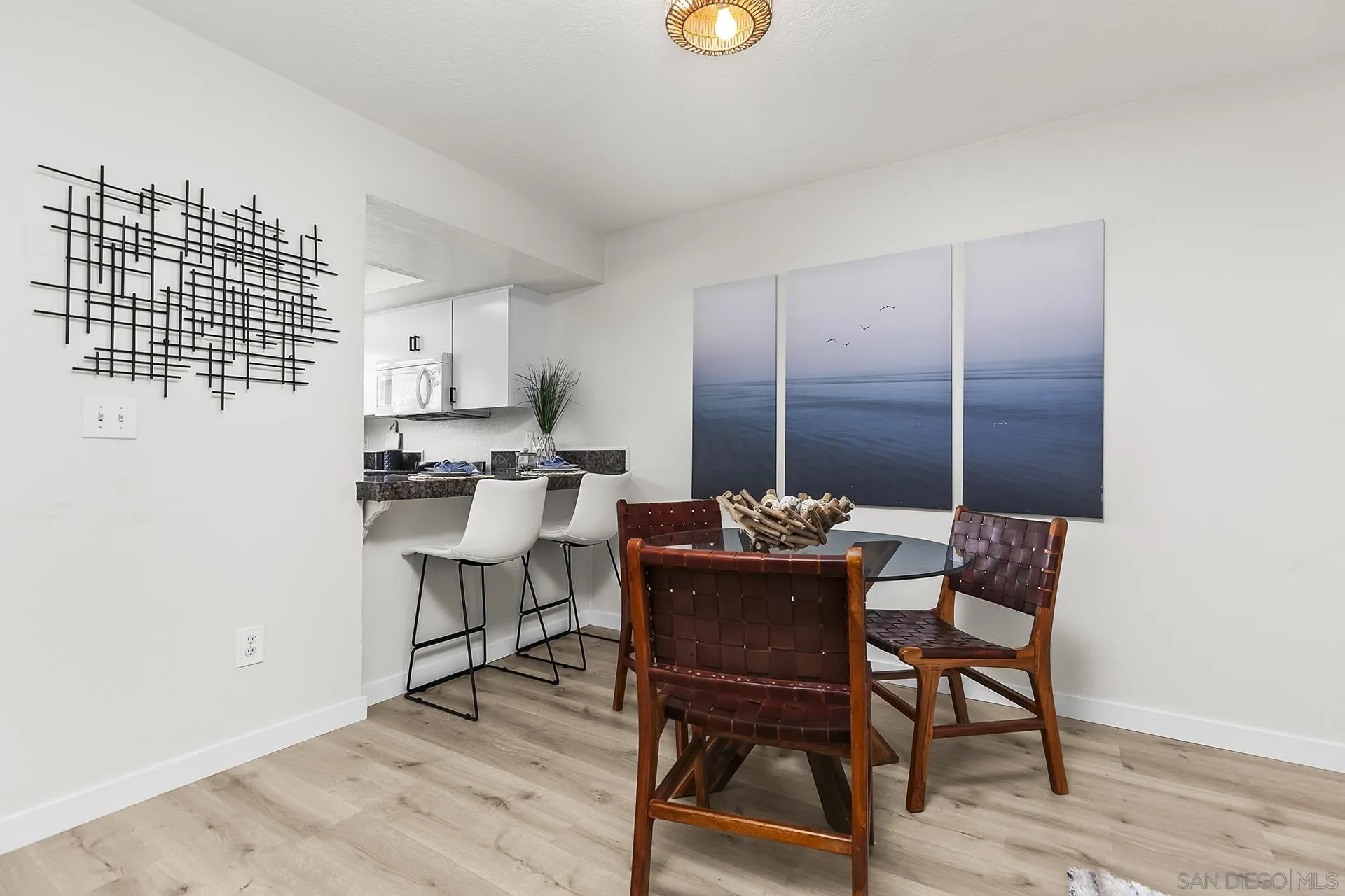 https://cdn.realtyfeed.com/cdn/127/250036650/99e78e44627f595a4063f863abed6eac.webp