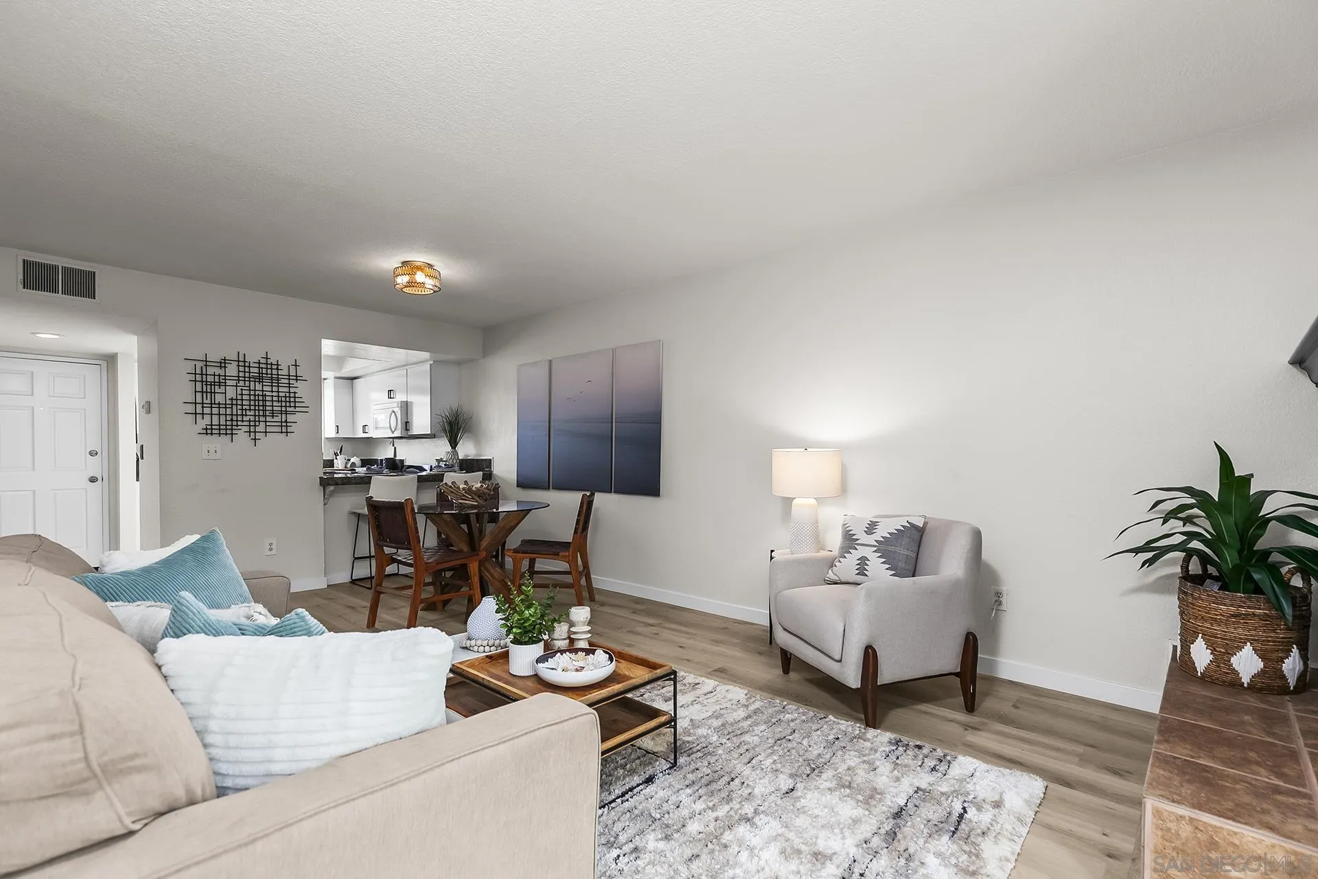 https://cdn.realtyfeed.com/cdn/127/250036650/a953e5347134f57054b9263abff0fab1.webp