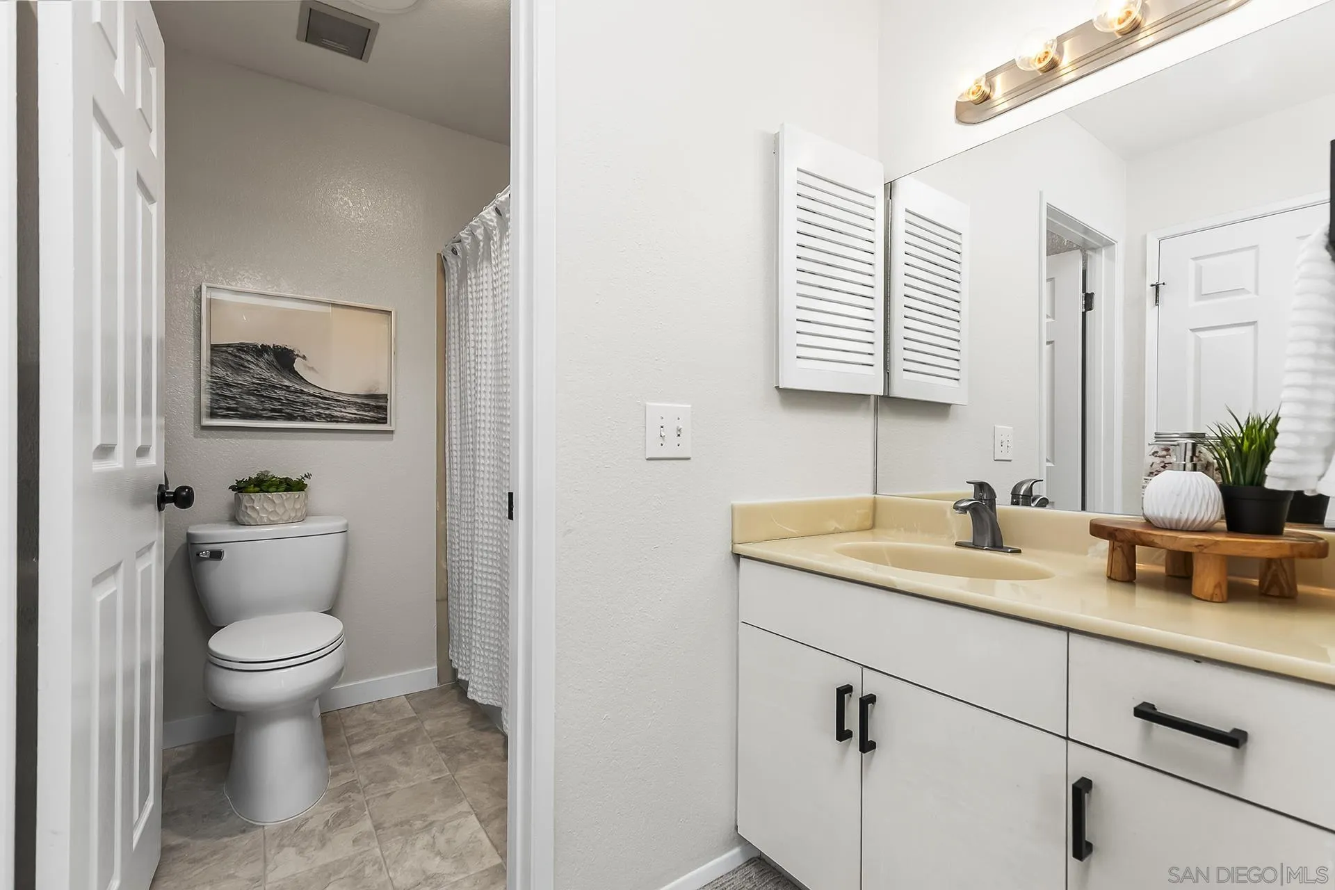 https://cdn.realtyfeed.com/cdn/127/250036650/ba57173a8bb2b4b7ab86a5db64a3a455.webp