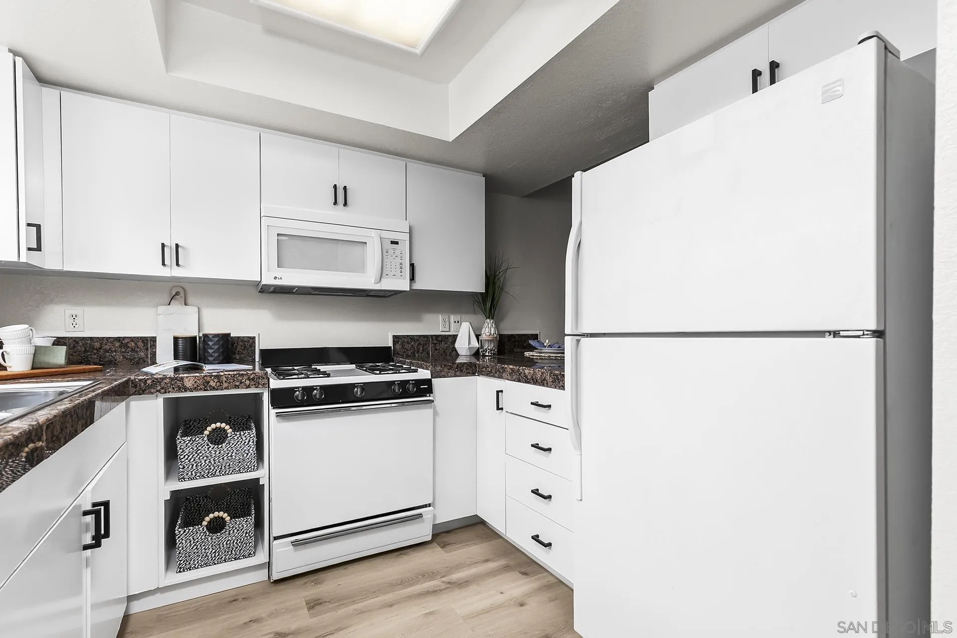 https://cdn.realtyfeed.com/cdn/127/250036650/eb01b70e4a9832fd06f63ad25f0e773b.webp