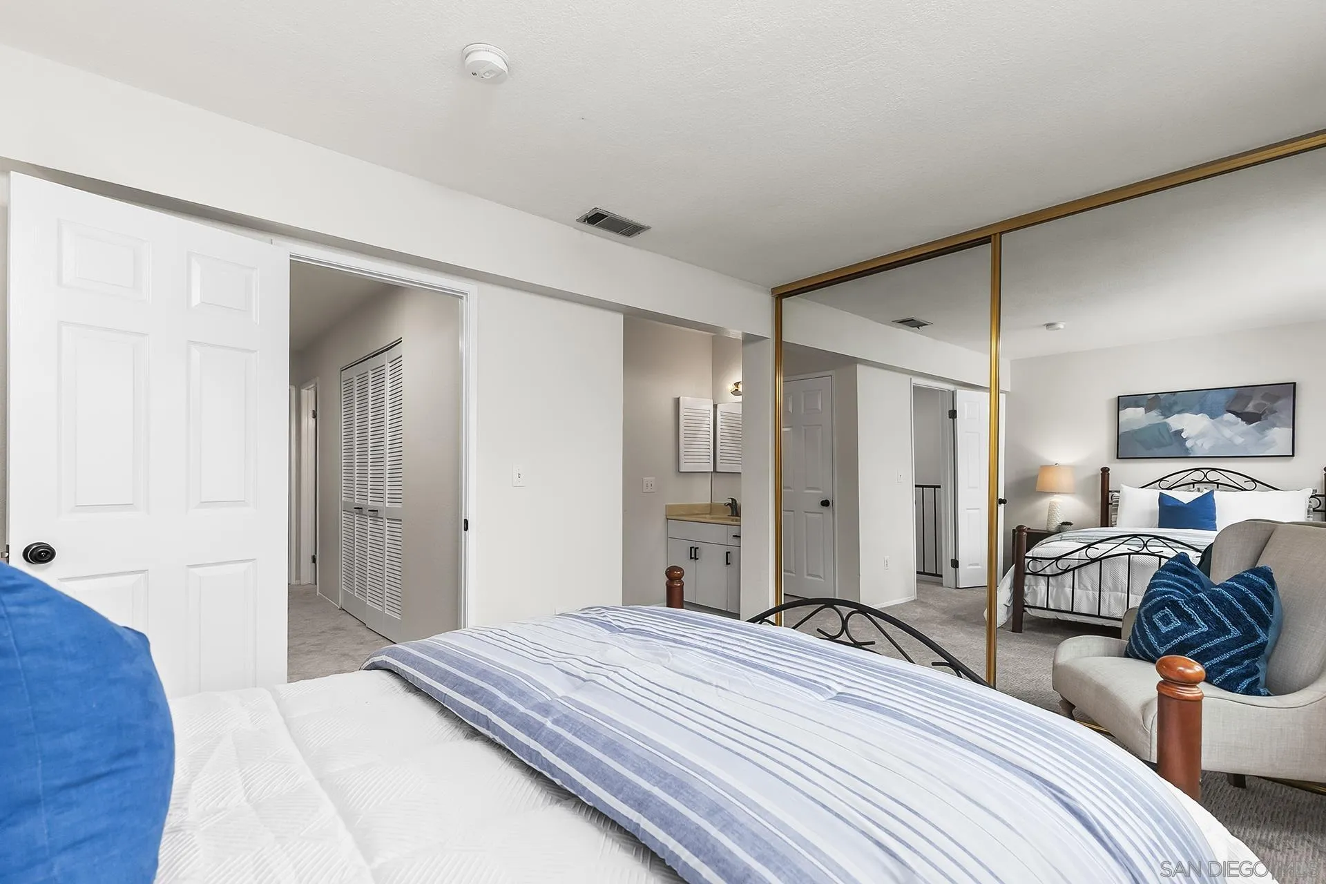 https://cdn.realtyfeed.com/cdn/127/250036650/fa2fe67f04fe753dcab09ca4a6cf9a45.webp