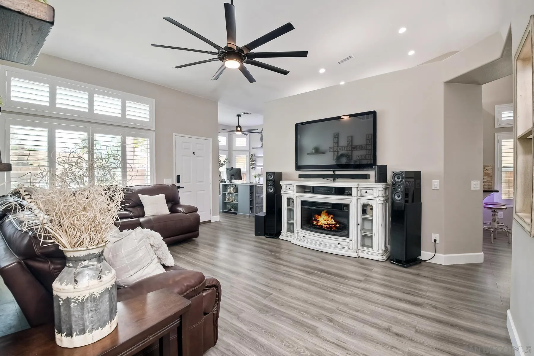 https://cdn.realtyfeed.com/cdn/127/250036652/34b49ed18b3ede555aabd49ee73f266a.webp