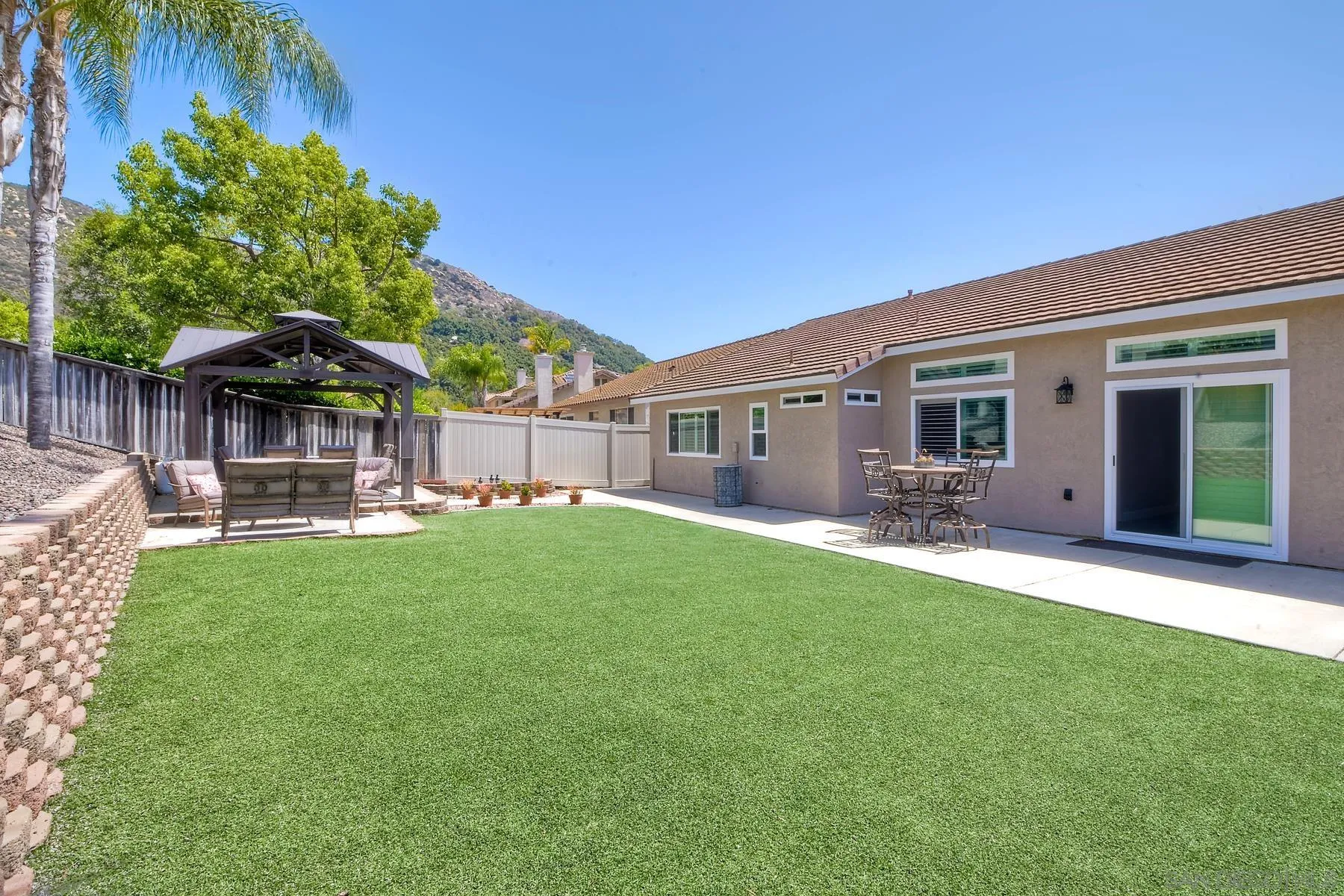https://cdn.realtyfeed.com/cdn/127/250036652/be8b6abb3656a9af136bc4673d2785d7.webp
