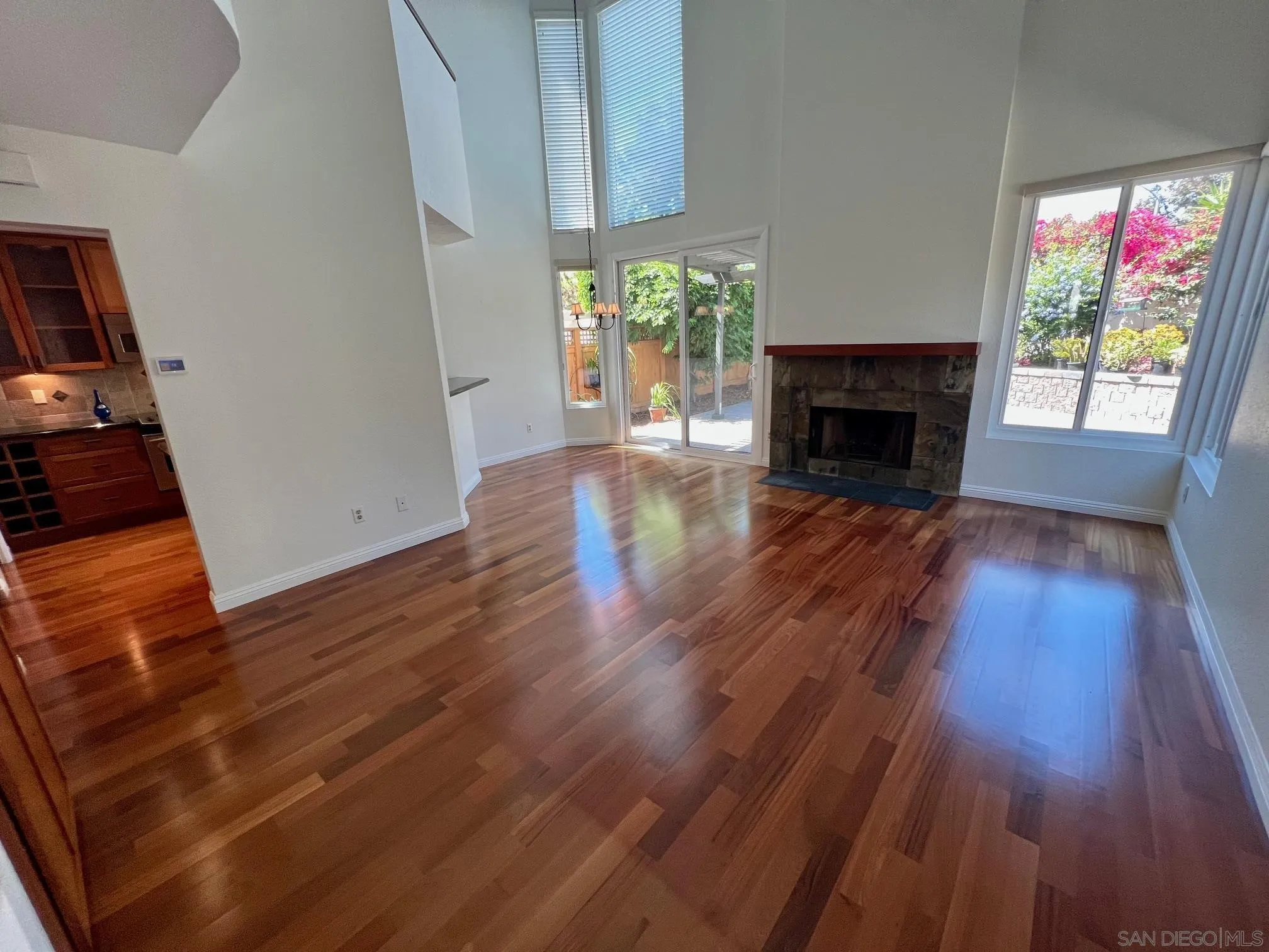 Photo #3: 250036654 Listing 