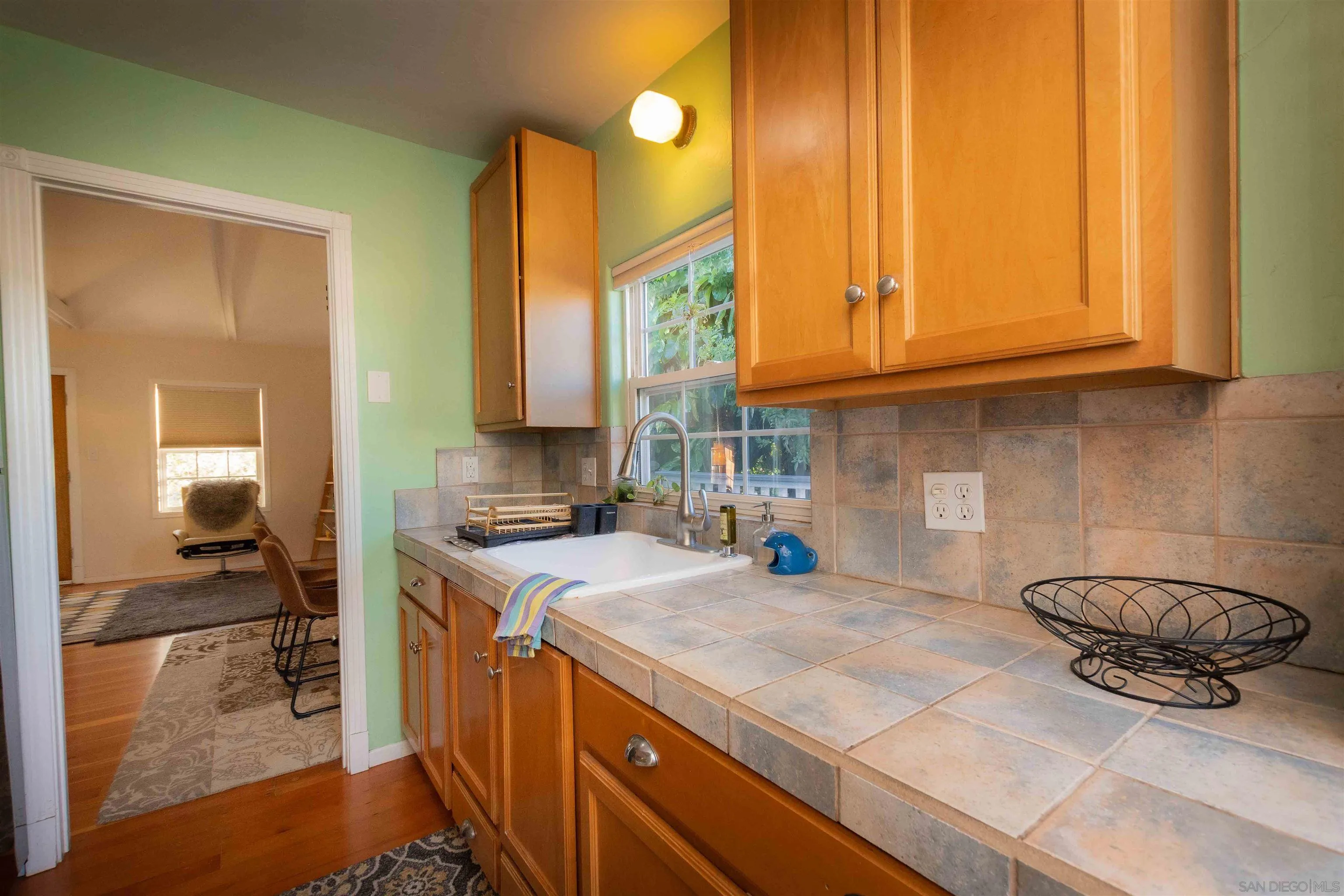 https://cdn.realtyfeed.com/cdn/127/250036655/26af4bec6e2f262d814d37be56236dde.webp