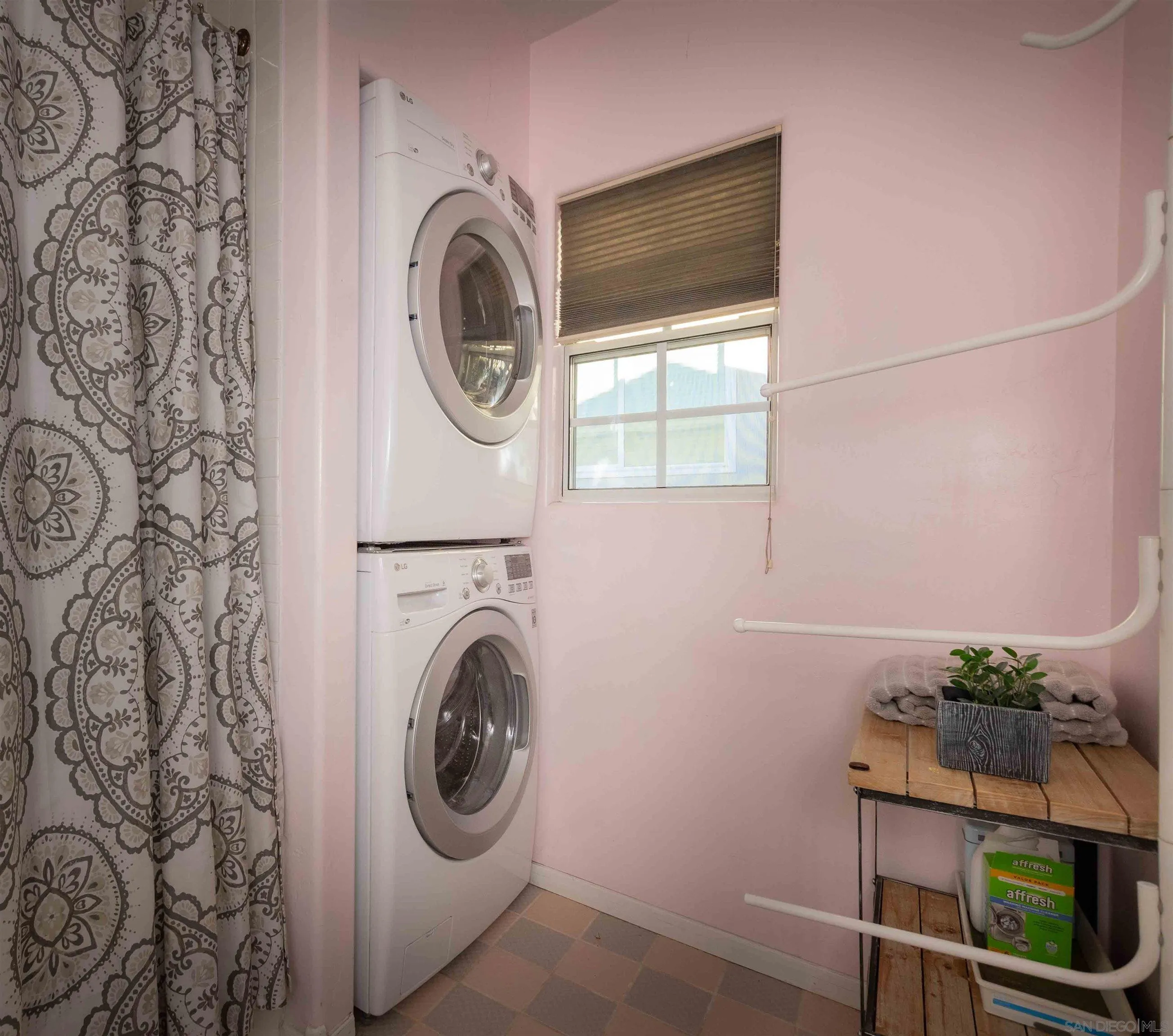https://cdn.realtyfeed.com/cdn/127/250036655/4c2bea53aa22b48c9b5b1fd88f5805f2.webp