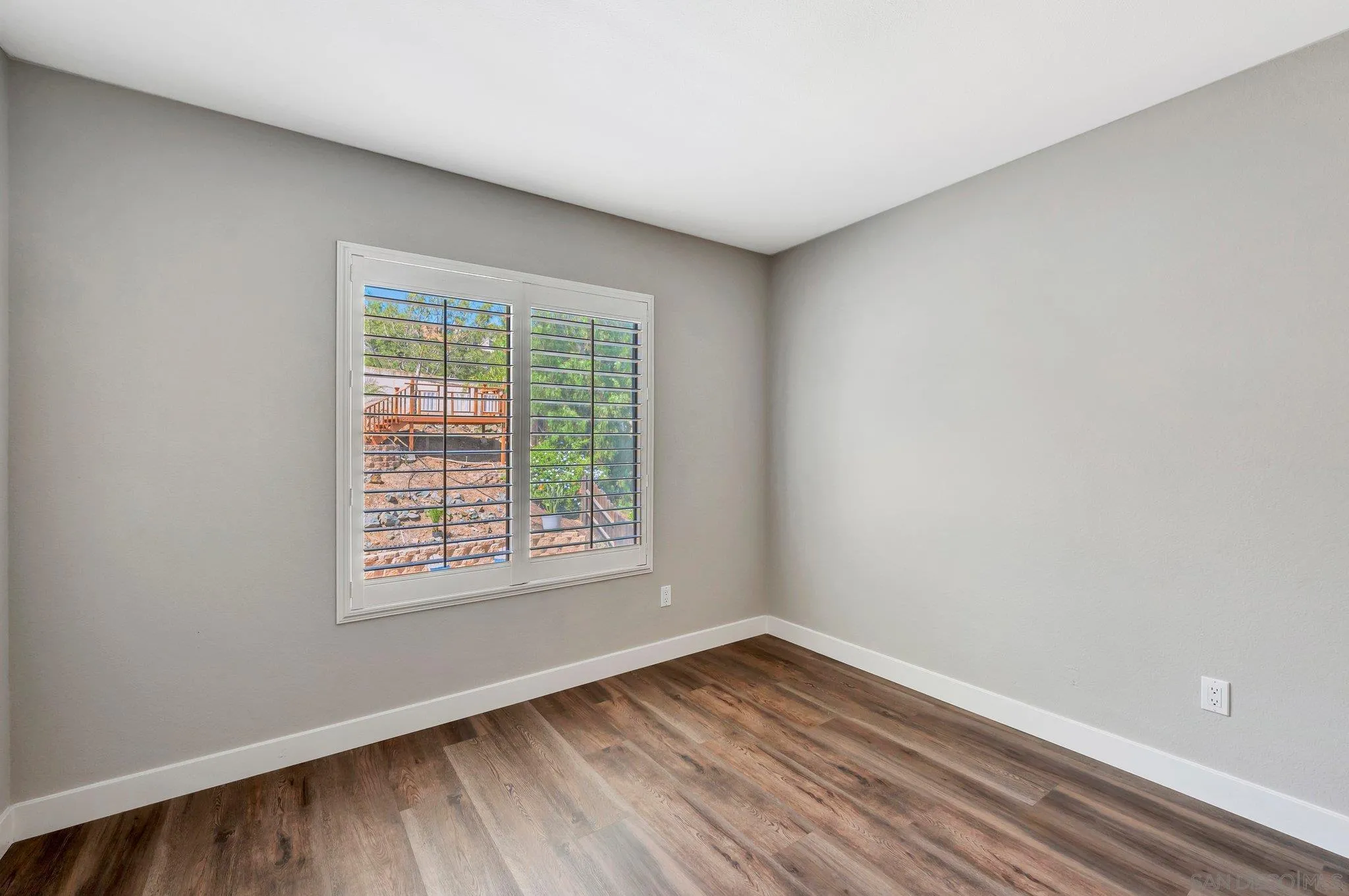 https://cdn.realtyfeed.com/cdn/127/250036661/17e02af9d4aff30eeae1cc0f37e63161.webp